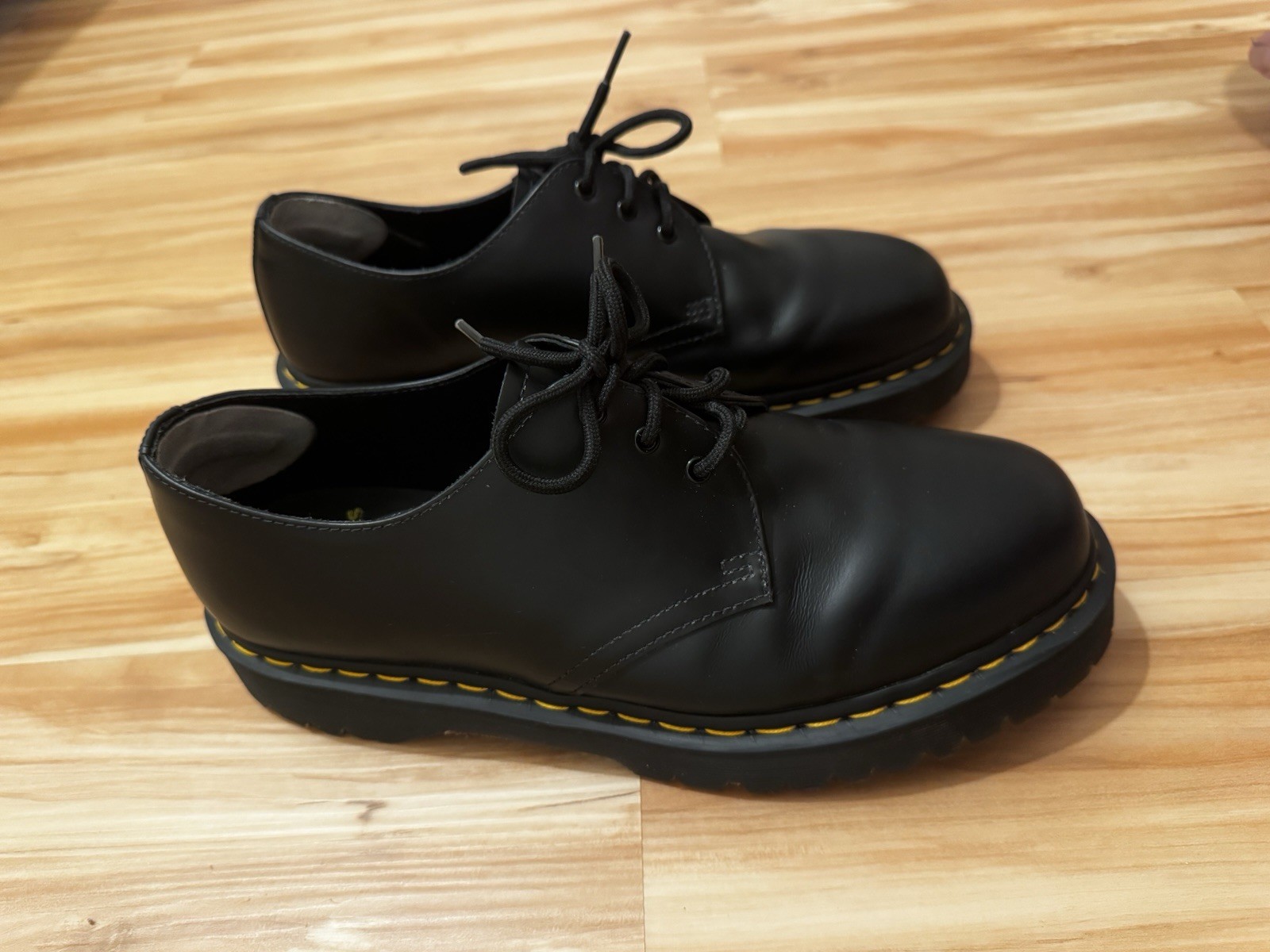 Black Dr. Martens 1461 bex smooth leather in US Men’s 12