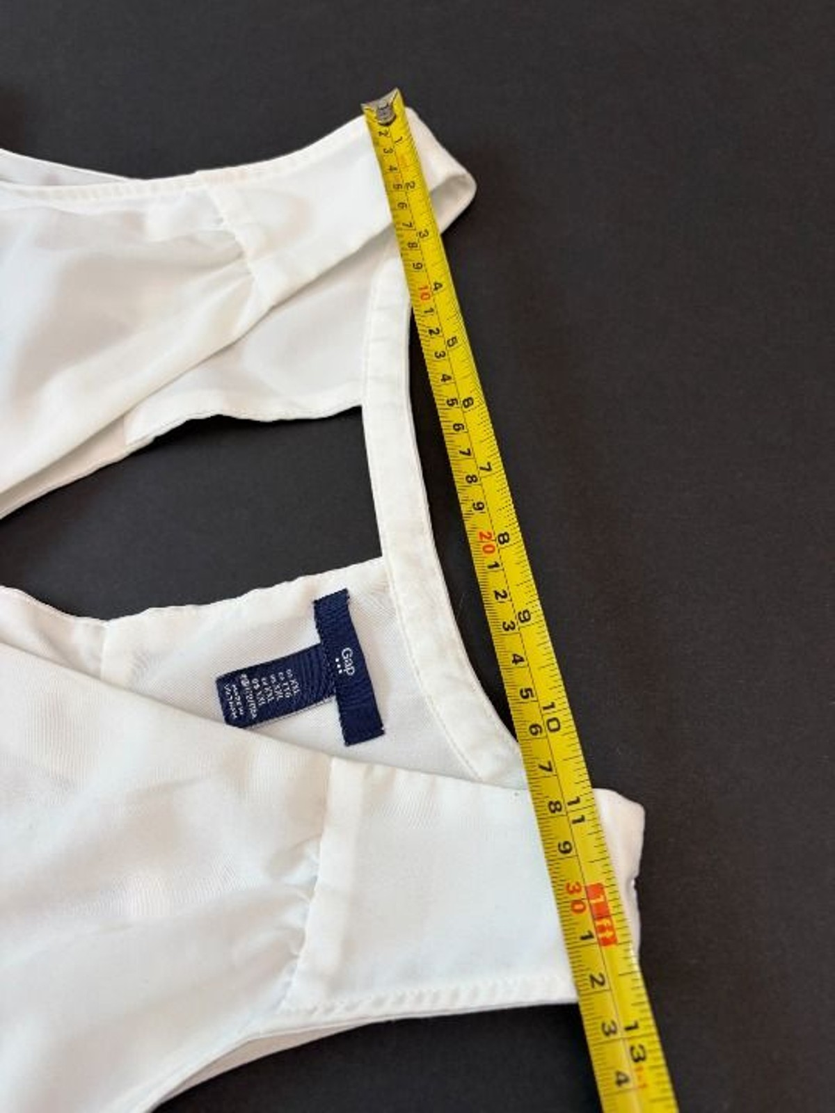 Gap White Sleeveless Top Cutout Back V-Neck Blouse Size XXL Minimalist Boho Chic