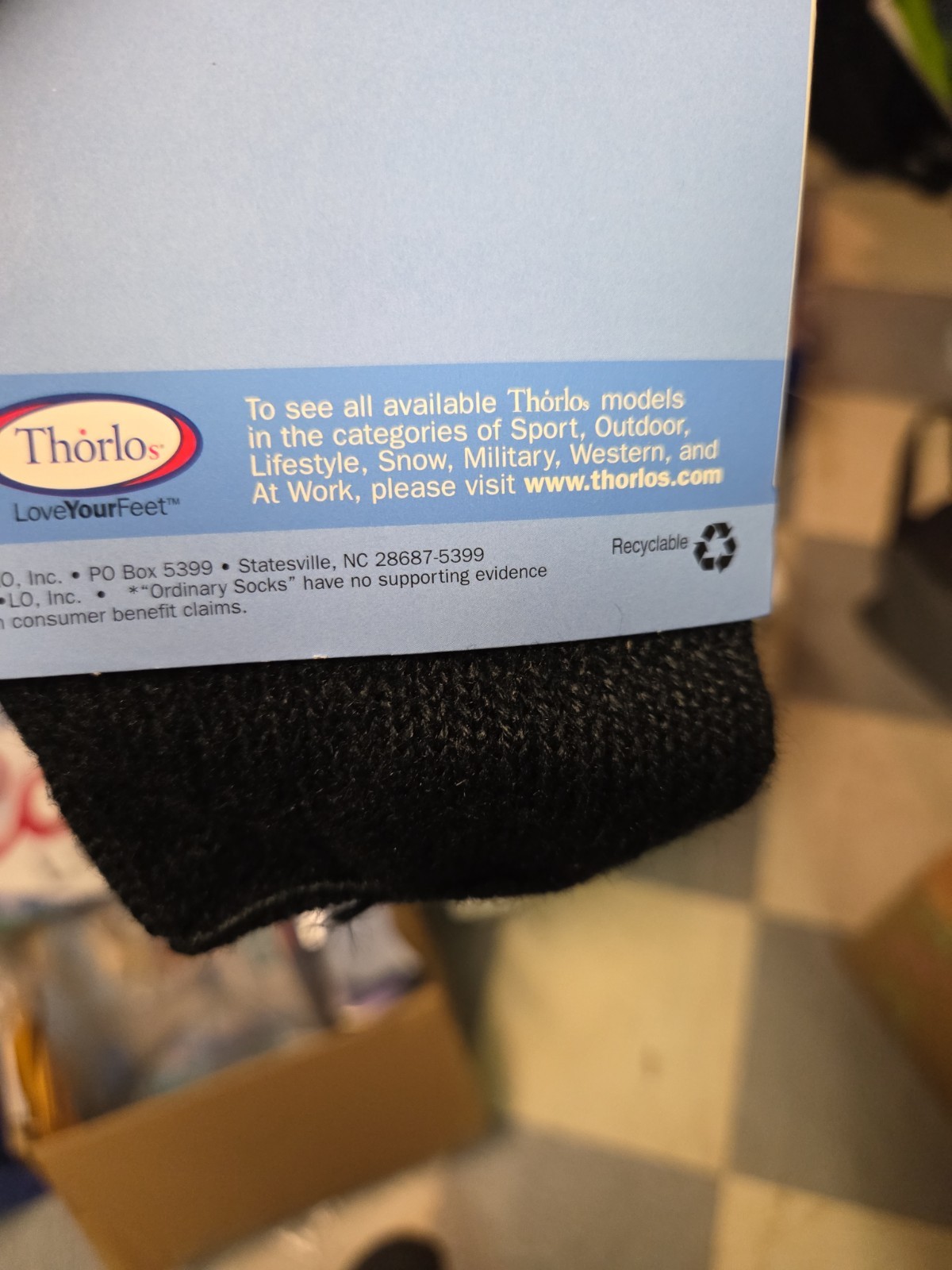 4 PR Thorlos Uniform Crew Unisex Moderate Cushion Black Socks Size 9-12.5 NIP B2