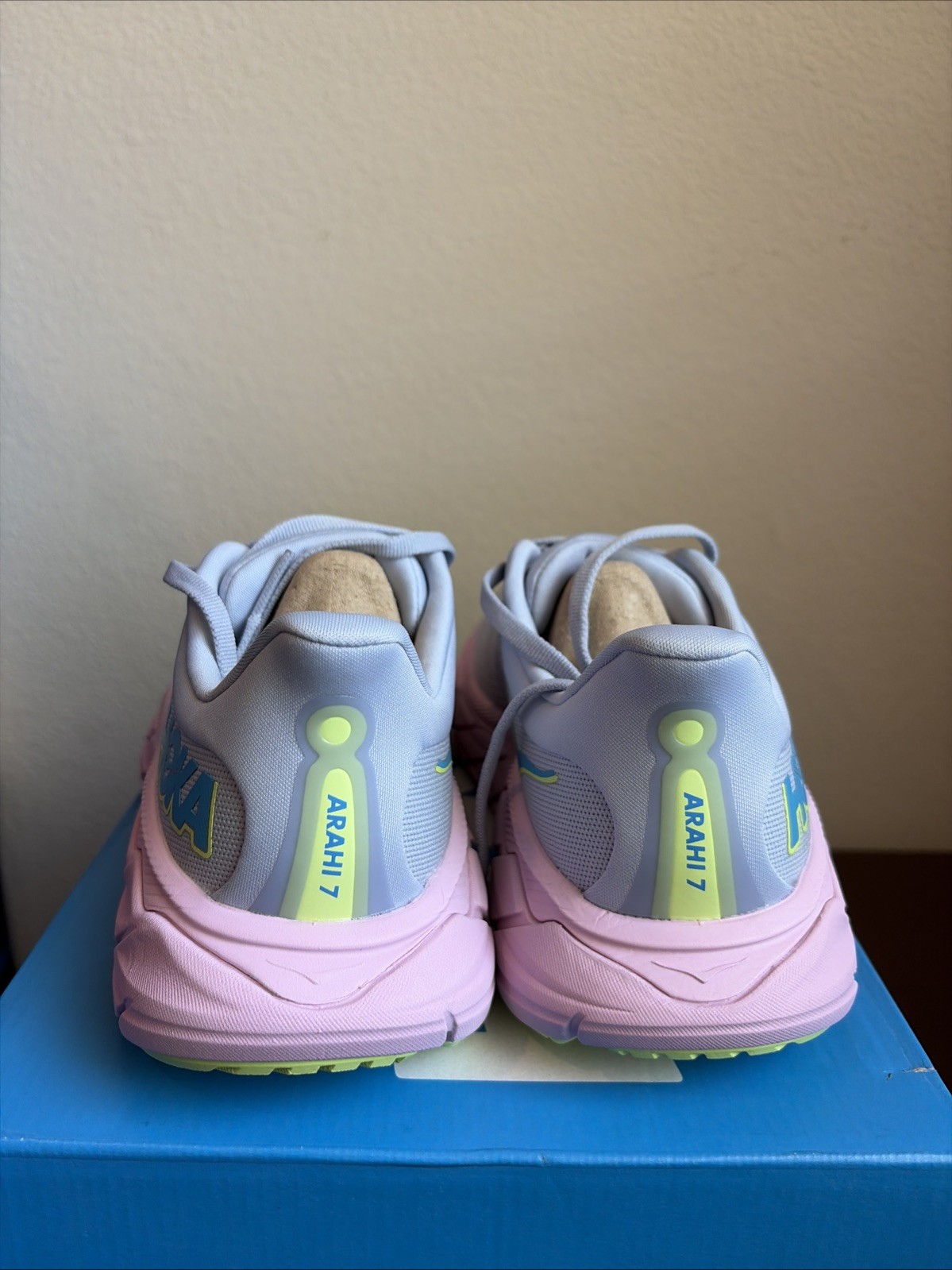Hoka Arahi 7 Womens Size 6 Wide Gull Pink Twilight Running Shoes Sneakers