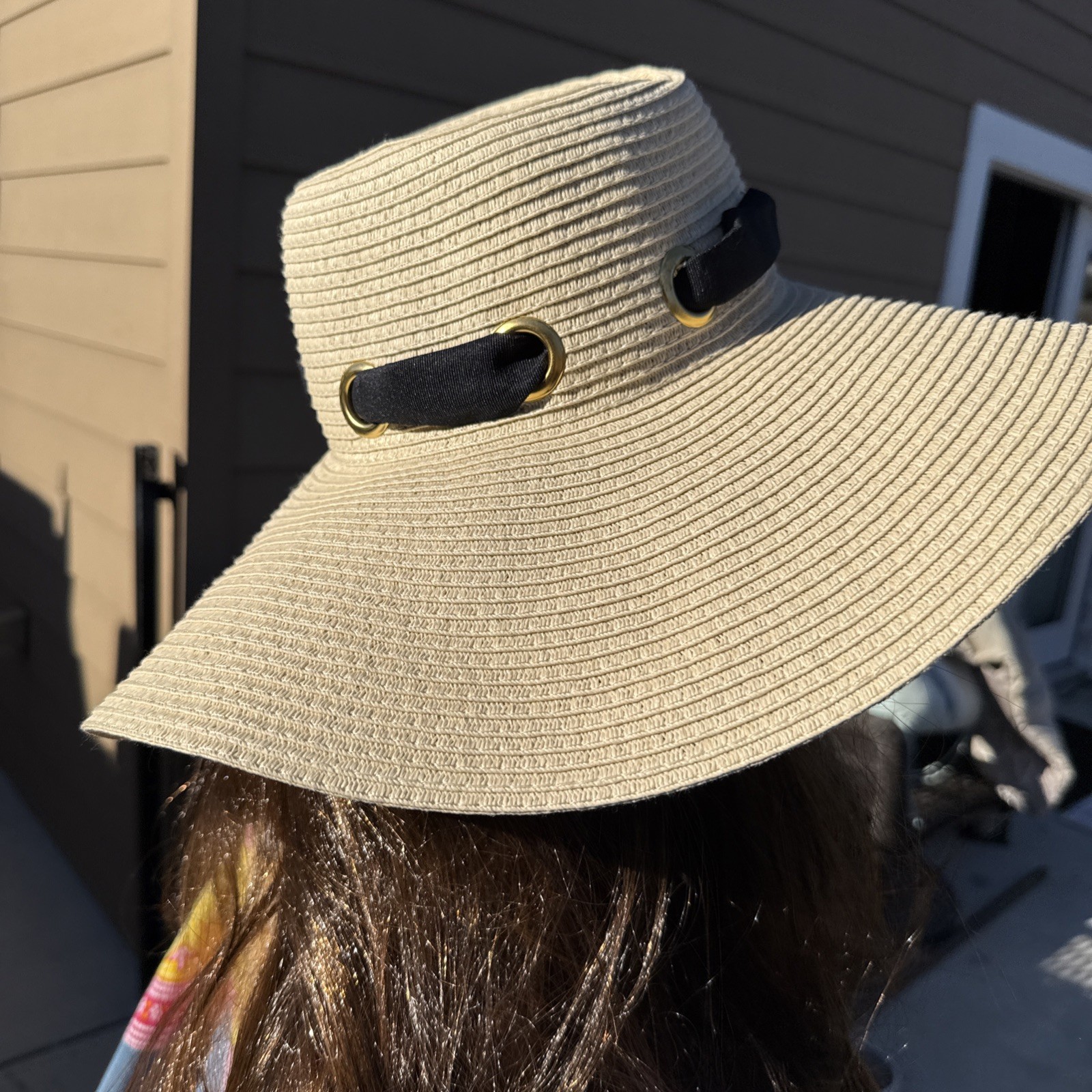 Adrienne Vittadini 5” Ultra Wide Brim Beige Straw Floppy Sun Hat Gold AV Logo
