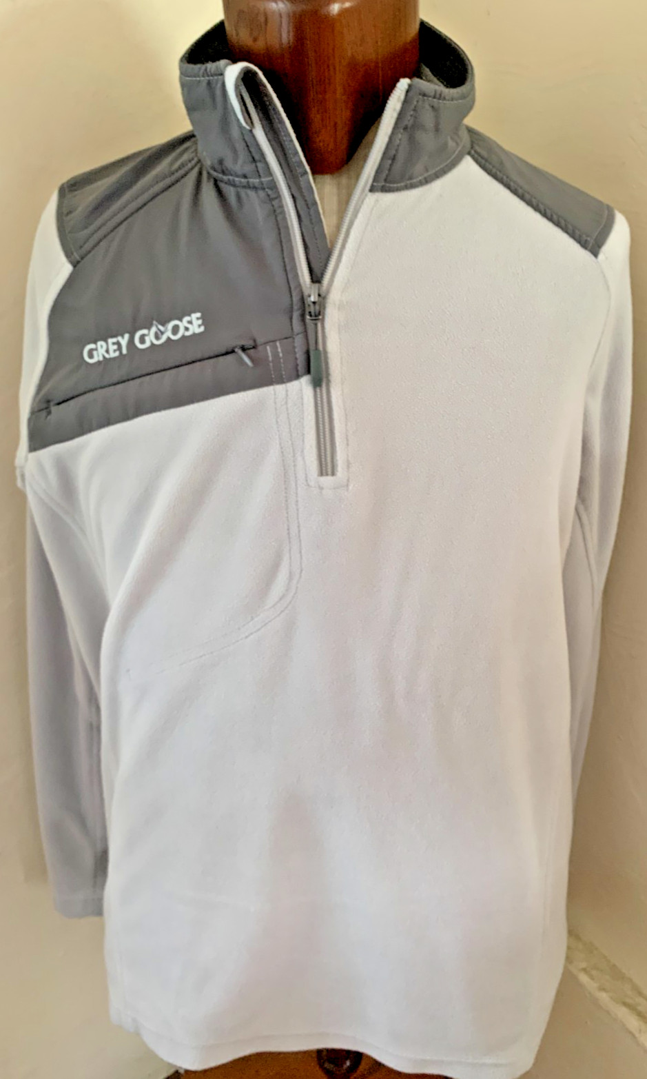 Grey Goose Vodka Men’s 2 Tone Gray 1/4 Zip Fleece Swear Bird Logo Size Large