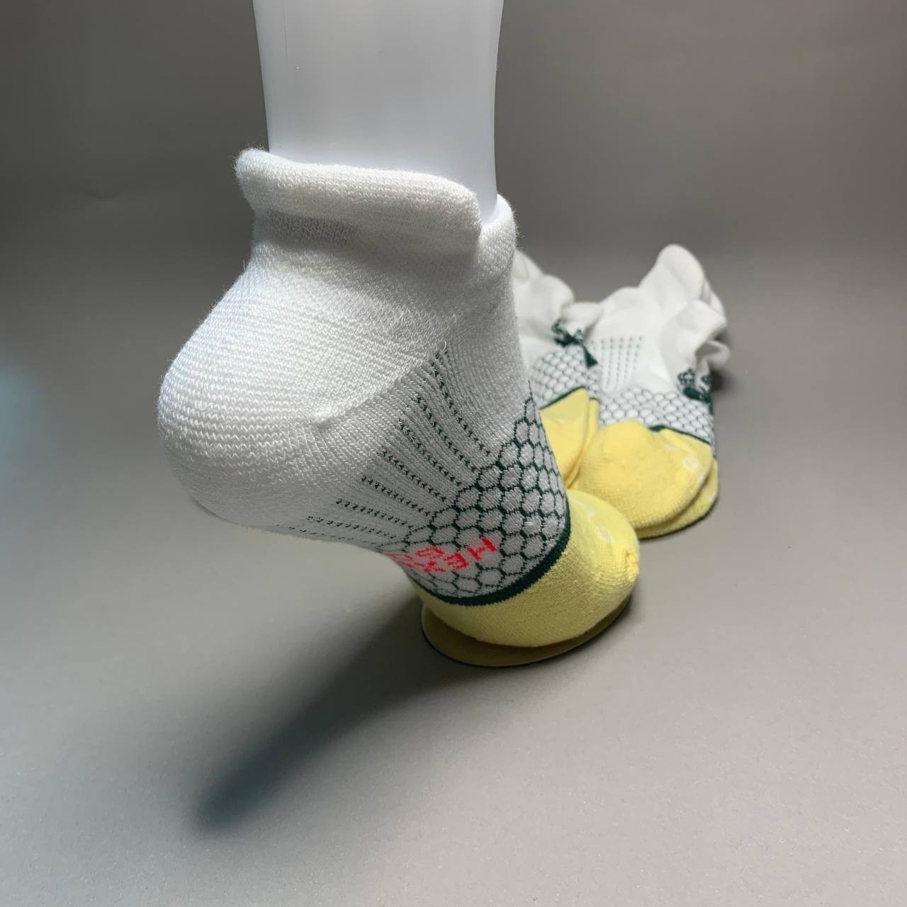 Bombas Women’s Ankle Socks 4 Pair Pack White Yellow Golf Palm Tree Size M Medium