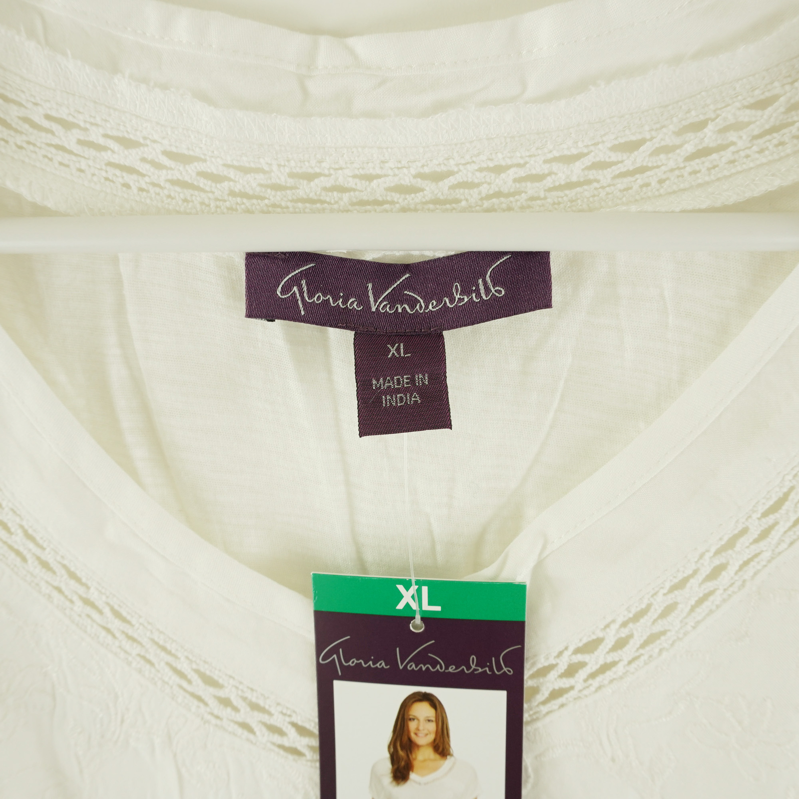 Gloria Vanderbilt Ladies’ Embroidered Top, size X-Large, Crystal White