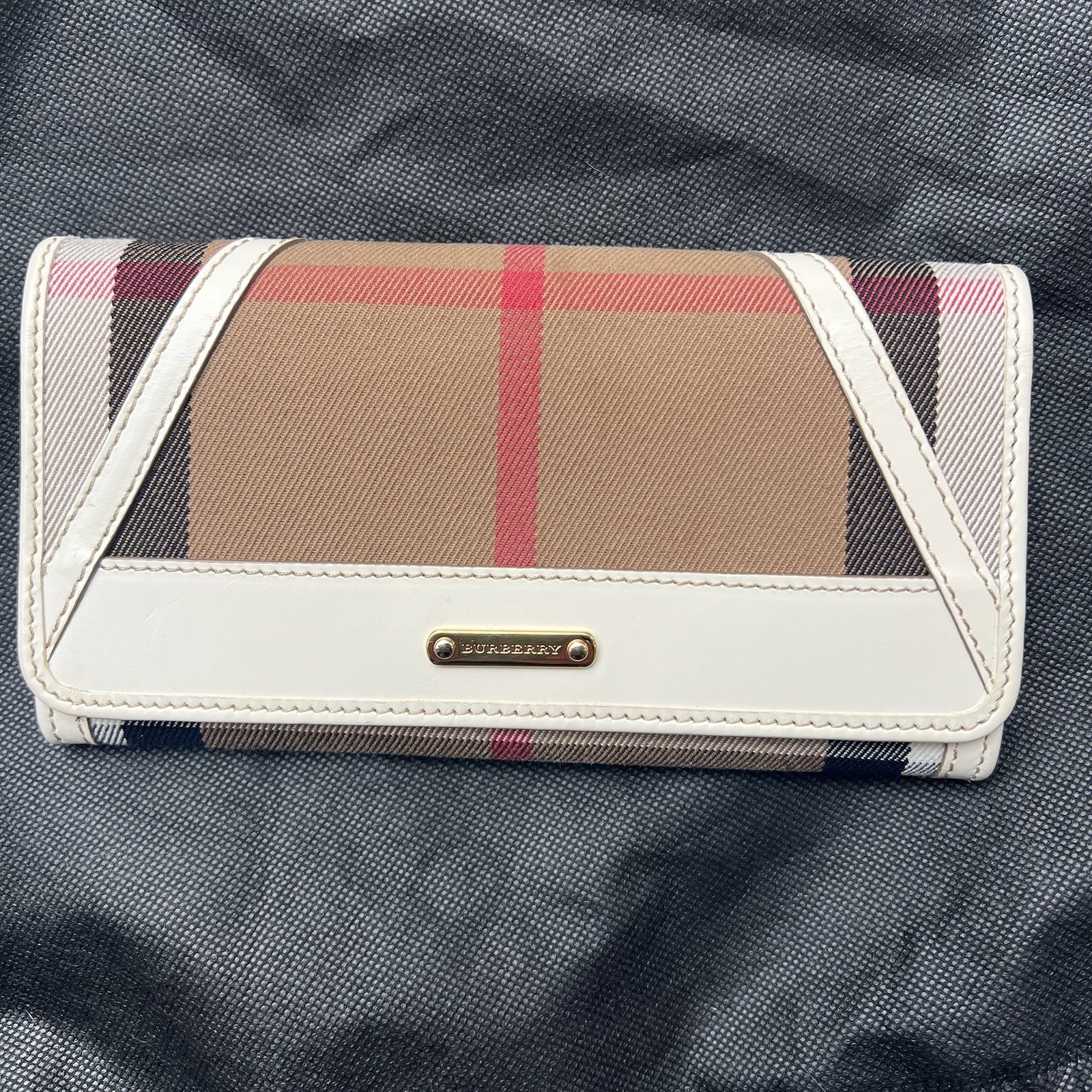 Burberry Beige White Plaid Logo Snap Wallet Women’s Folding Credit Card