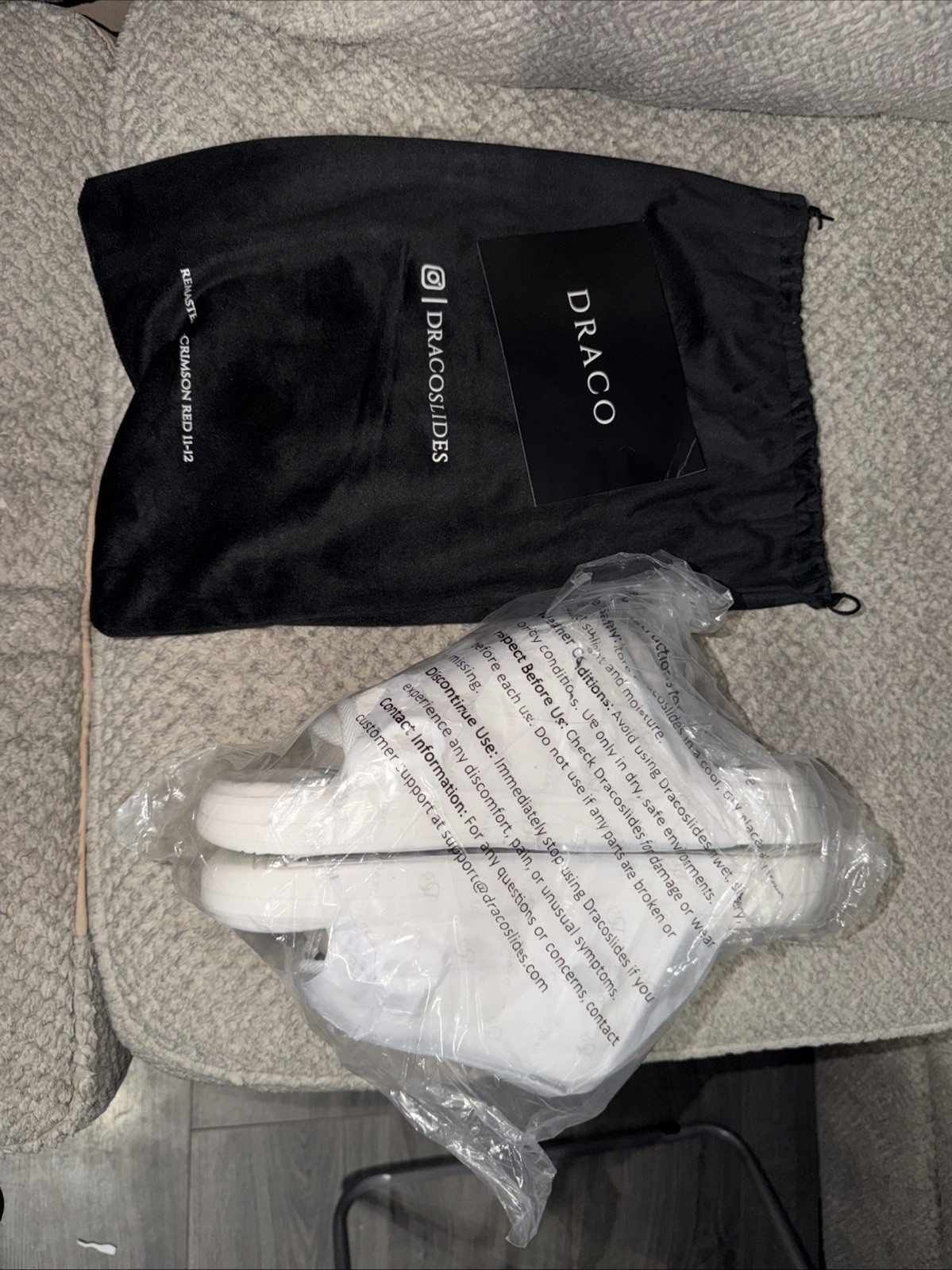 Draco White Slides Mens Sandals Size 11-12 New in velour travel bag