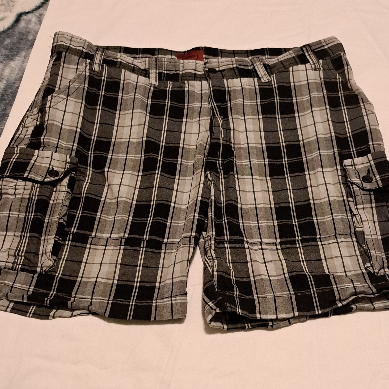 Foundry Men’s Black Gray White Plaid Cargo Shorts Cotton Canvas Button Pockets