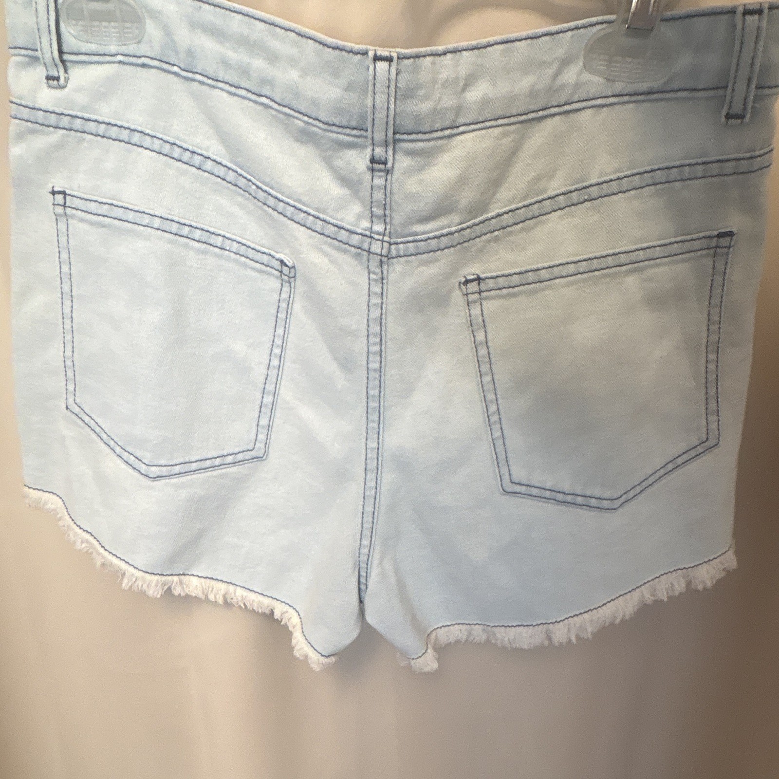 Women’s Light Wash Denim Cut Off Shorts Frayed Hem 5-Pocket Button Size 5