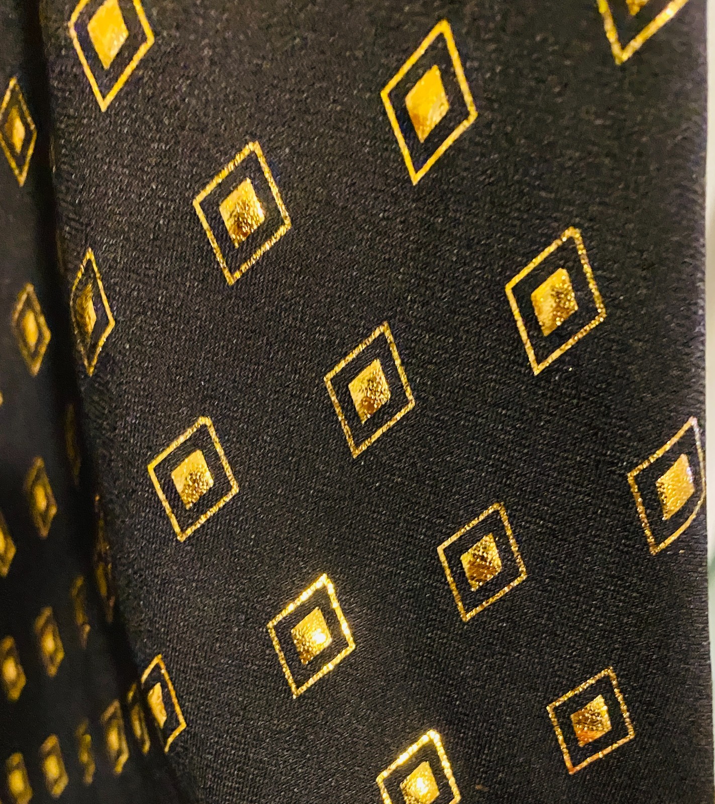 Worthington 1X Dressy Gold Diamond Pattern Stretch Top Blouse