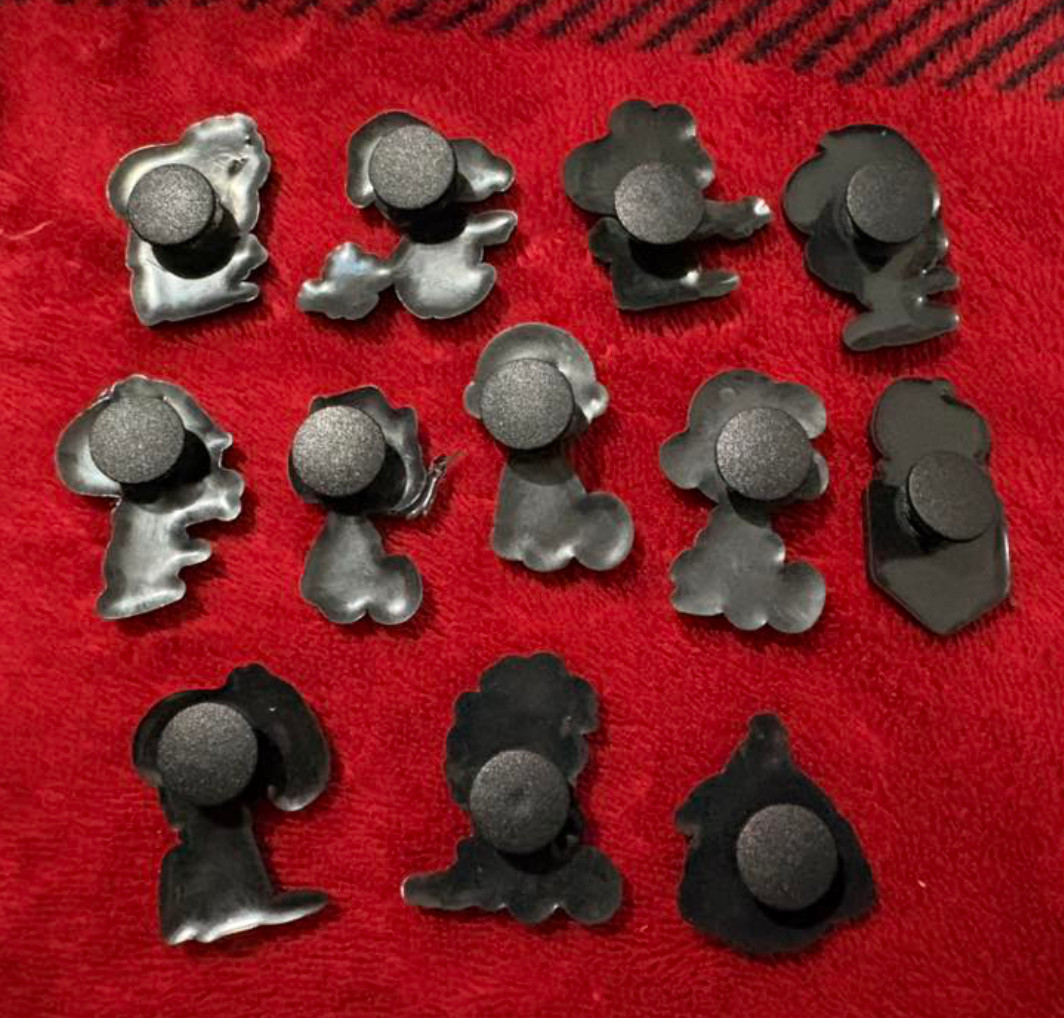 PEANUTS shoe charms 12pc – Snoopy Charlie Brown – croc decoration FREE SHIPPING