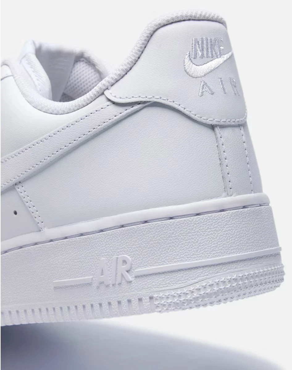 Nike Air Force 1 Low Top Triple White ’07 Mens White Sports Classic Sneaker