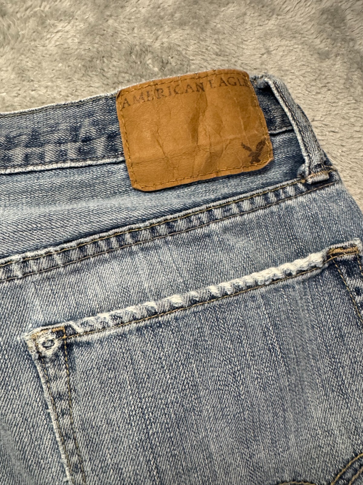 American Eagle Jeans Mens 32×29* Blue Bootcut Distressed Y2K Medium Wash Denim