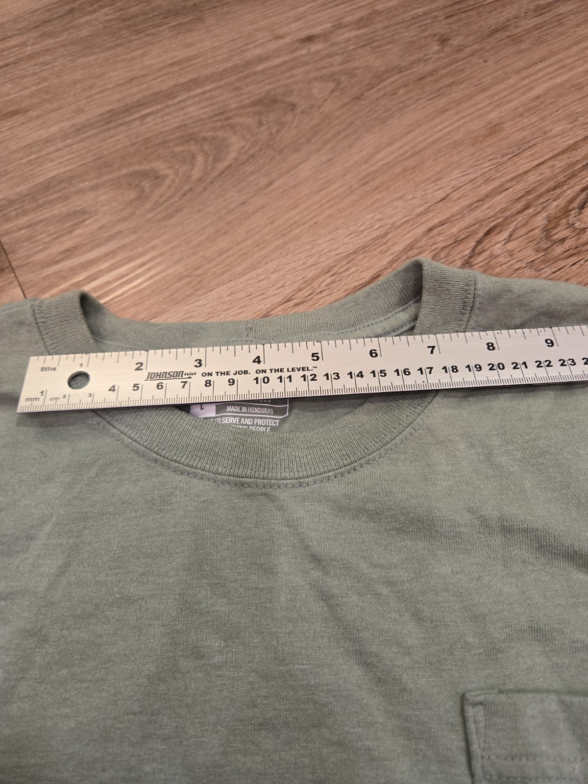 Carhartt Men’s T-Shirt size Large Loose Fit Short Sleeve w/ Pocket Dog Graphic