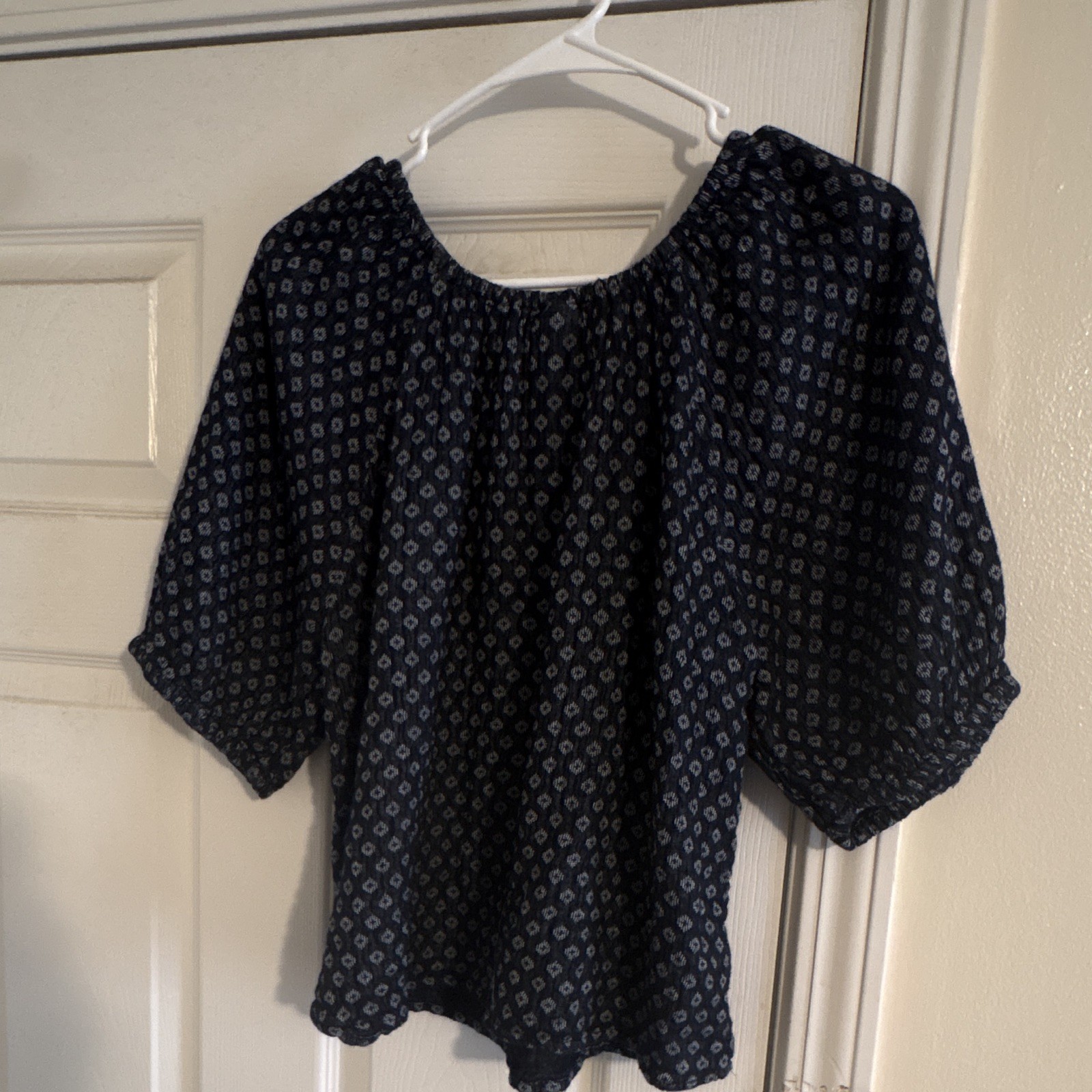 Universal Thread Women’s Blue/White Geometric Peasant Blouse 3/4 Sleeve M