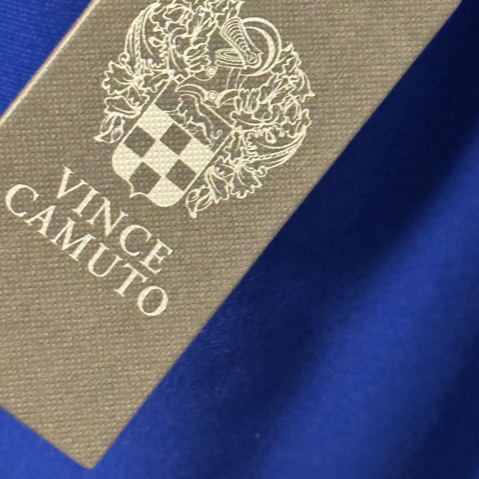 Vince Camuto V-Neck Blue Sleeveless Top Size 1X Polyester/Spandex Blend. NWT