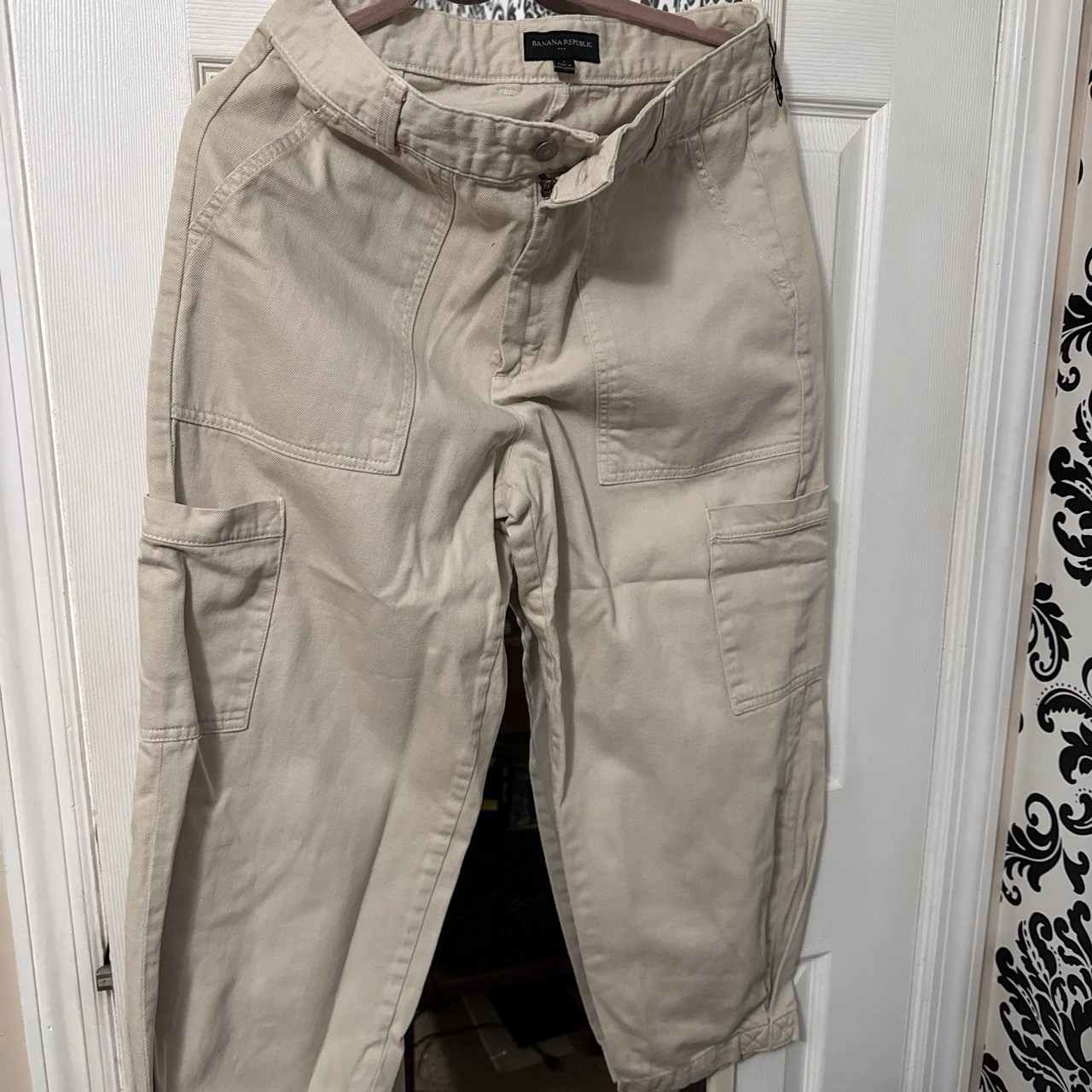 Banana Cargo Cream Pants High Waist Size 8 Ankle Portion Is Gathered