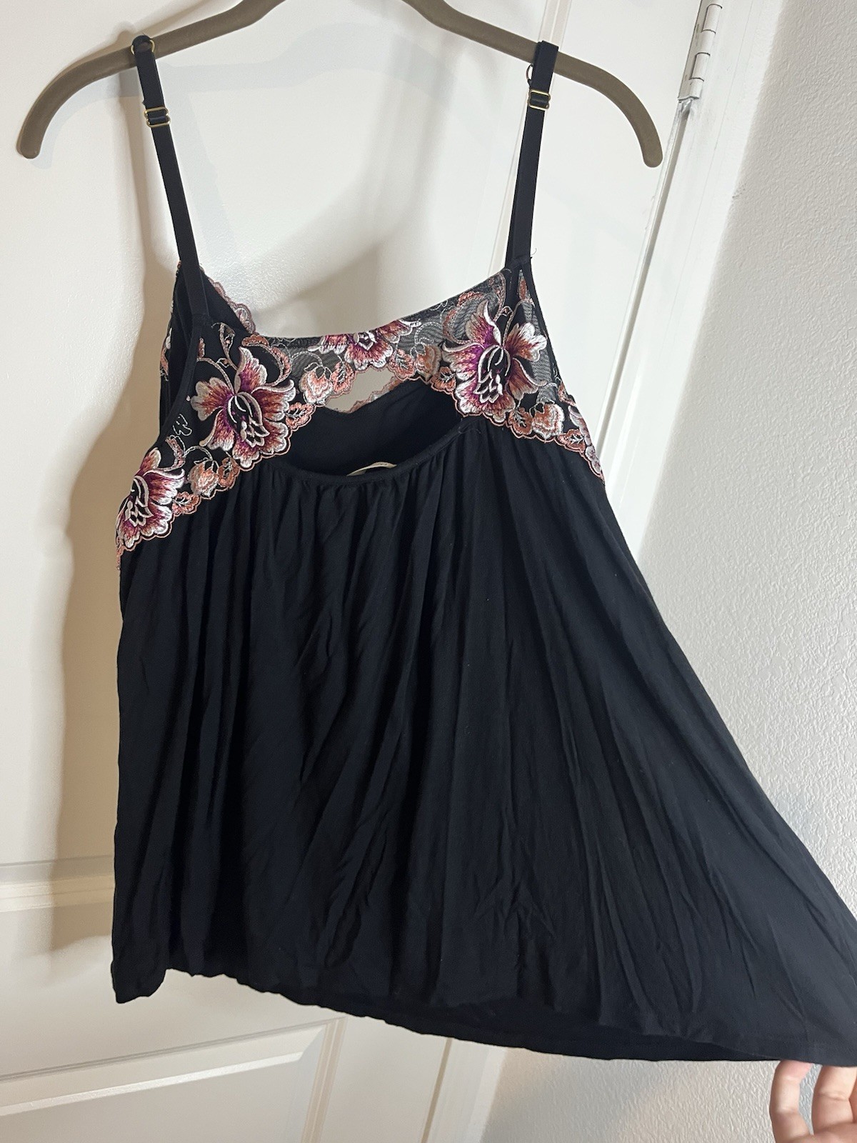 Soma Lined Fairy Soft Delicate Floral Embroidery Adjustable Camisole Top Size XL