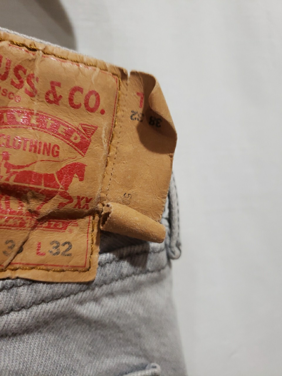 Vintage LEVI JEANS 501 Original Shrink-to-Fit Straight Button Fly Gray 90s