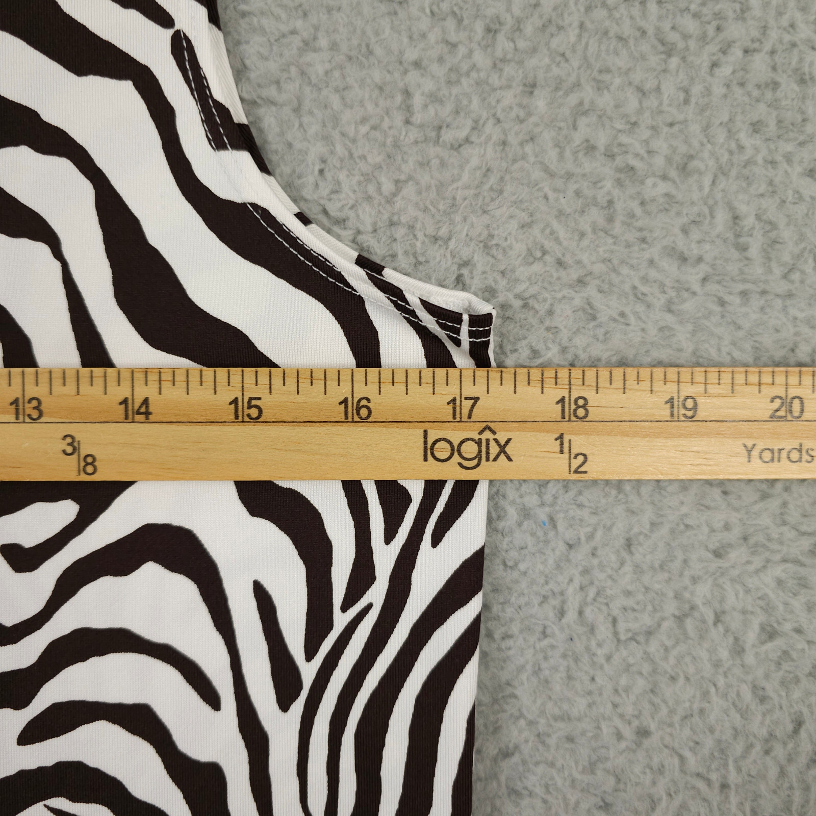 Chicos Tank Top Women 1 US Medium White Brown Zebra Nylon Stretch Sleeveless