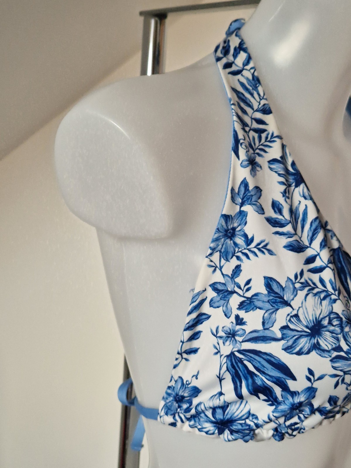 14 Bikini Top Halter Neck Fully Lined Blue Floral
