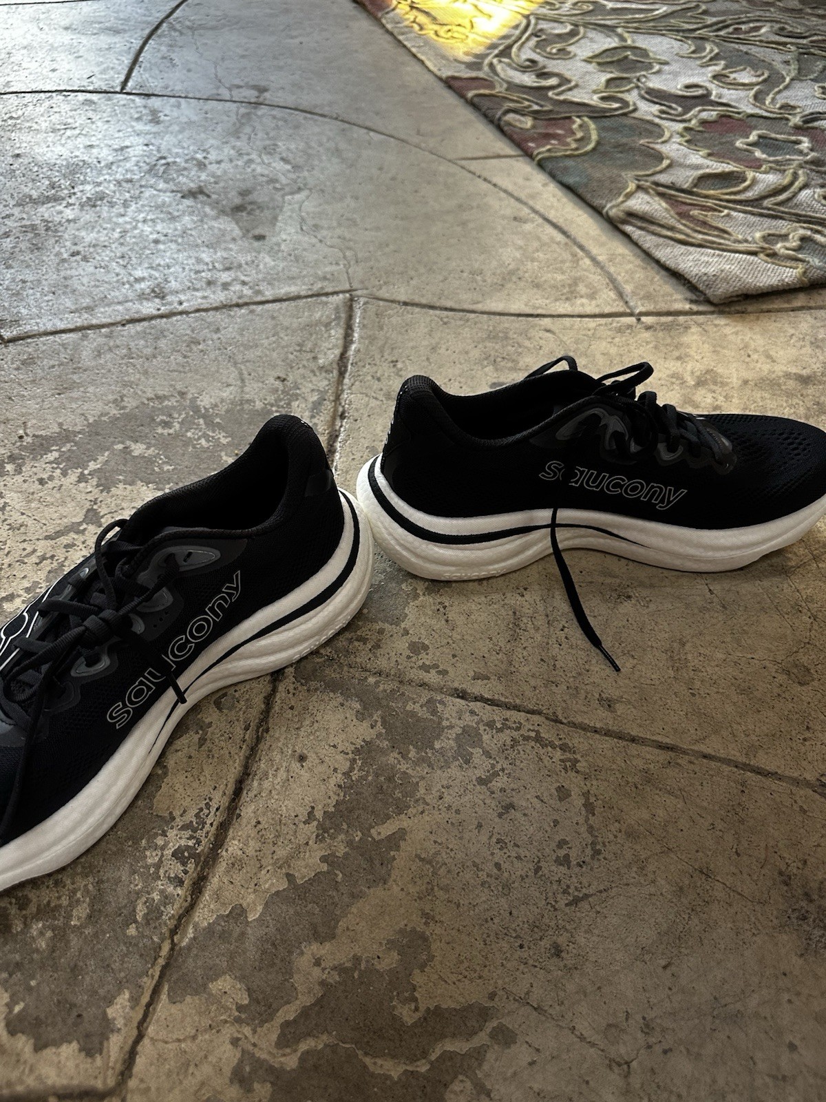 Saucony Ride 19 Men’s Low Top Lace Up Running Sneakers Black/White S21055-100