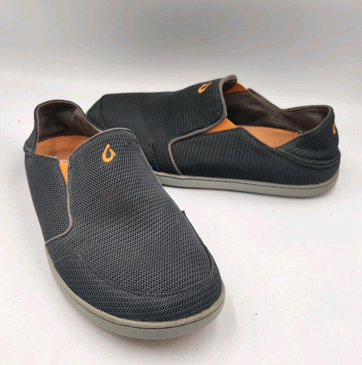 Olukai Nohea Slip On Mesh Shoe Mens 9.5 Charcoal Grey Orange