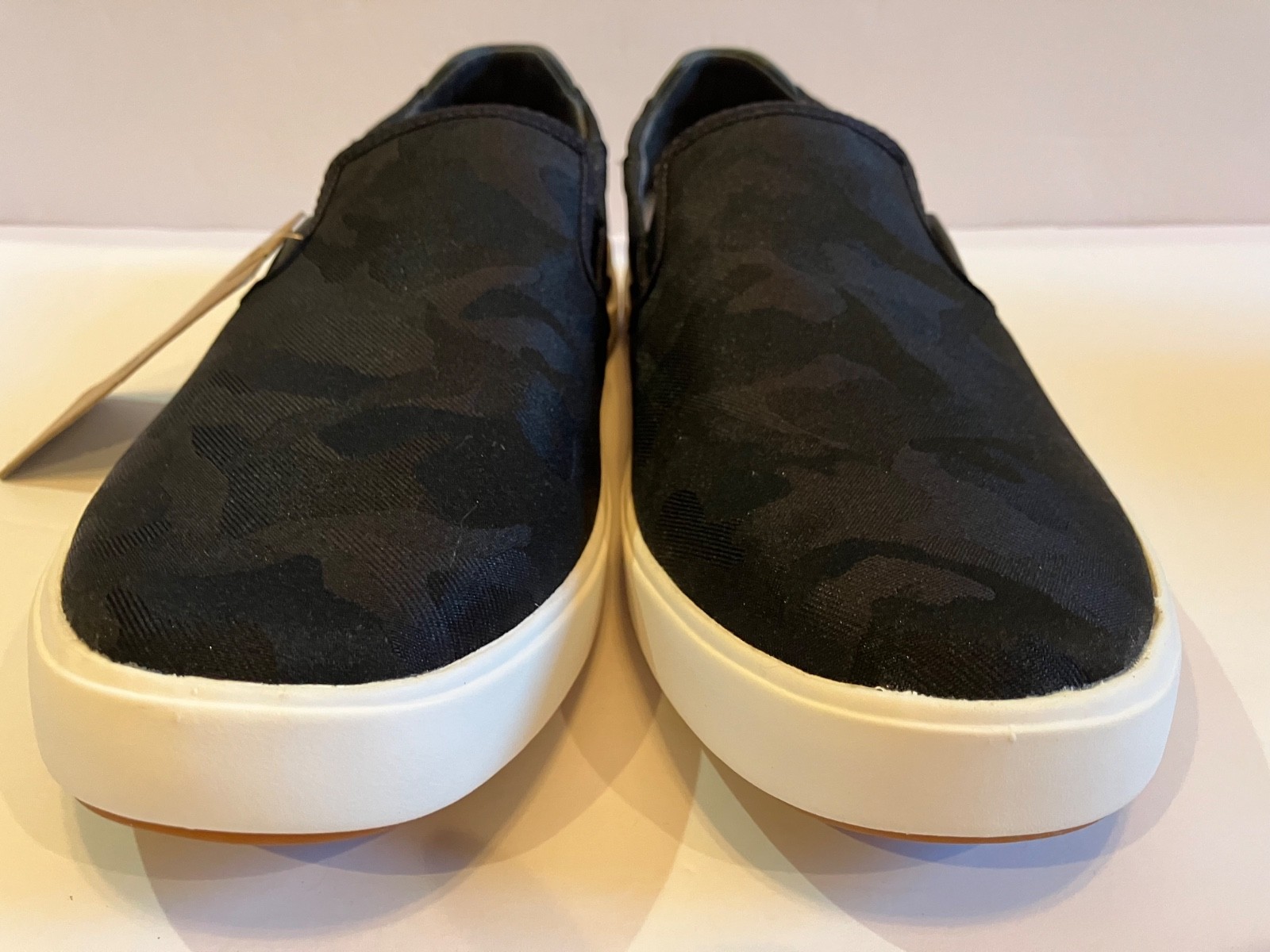 OluKai Lae’Ahi Pa’i Slip On Shoes Lava Rock Black Camo 10444-LRKE Men’s 9.5 NWT