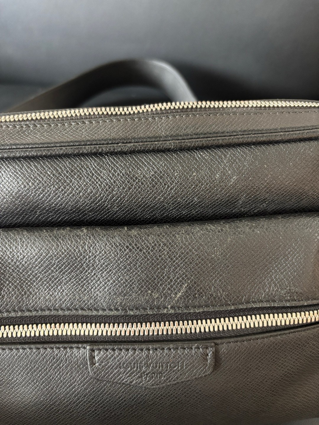 Louis Vuitton Pre-Owned Authentic Messenger Bag Black Free Tracked Shipping