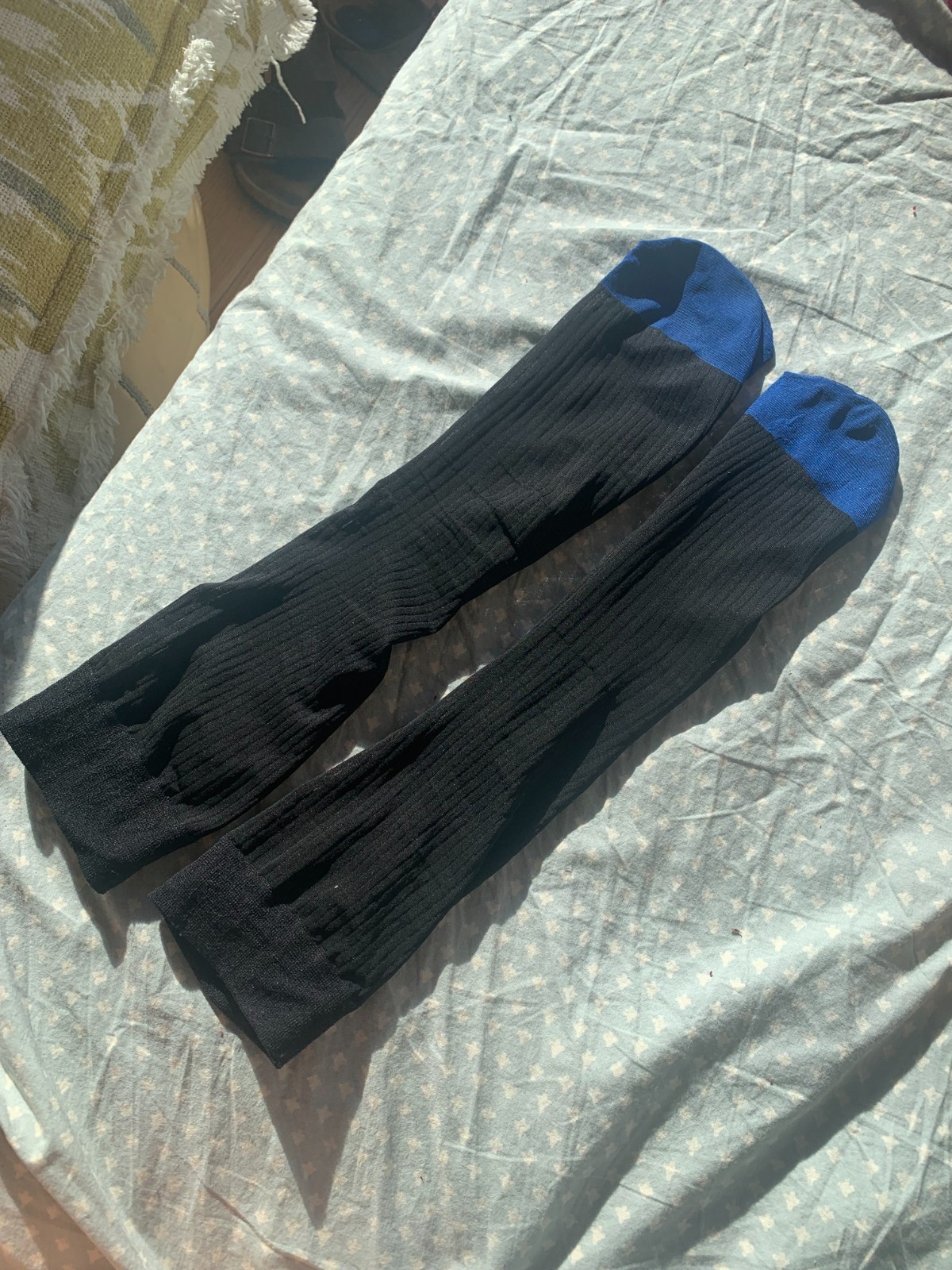 Men’s Ultra-Thin Sheer Socks, Black with Blue toes, One Size