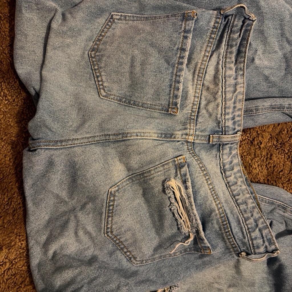 Abound Women’s Wide-Leg Jeans Light Wash Distressed 5-Pocket Blue, Size 28