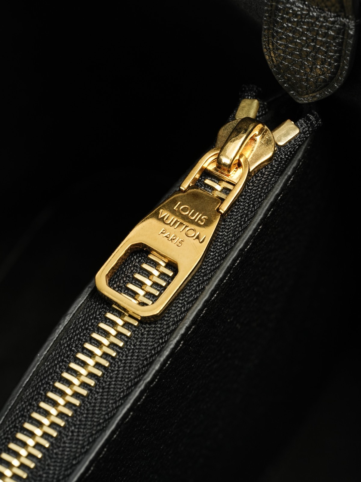 Louis Vuitton Empreinte NéoNoé MM chip version Almost Brand NEW