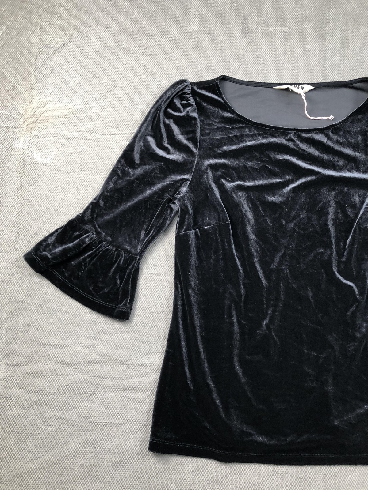 Boden Blouse Womens 6 Black Scoop Neck 3/4 Bell Sleeve Velvet Top Stretch