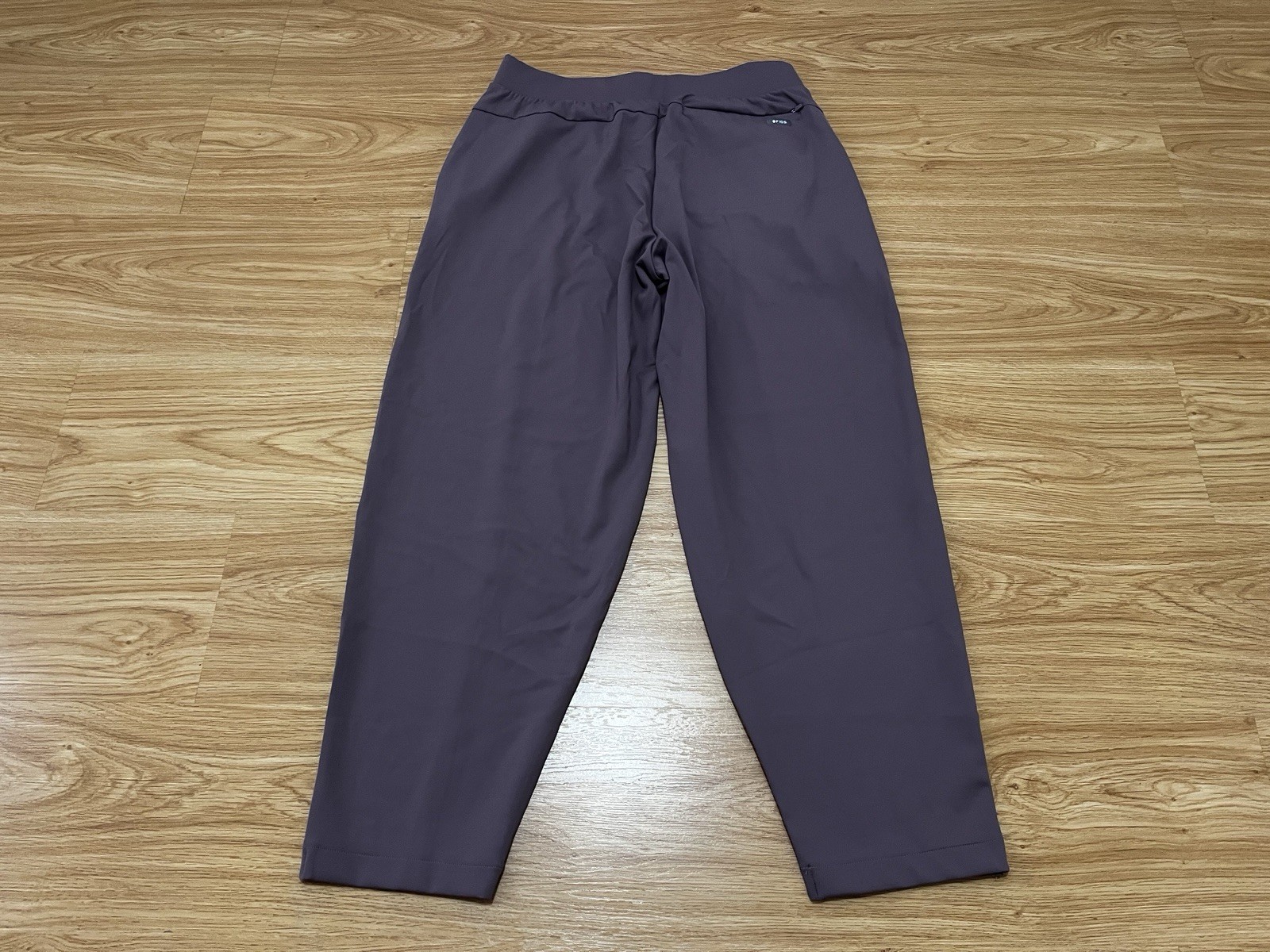 Figs Women’s Size Large High Waisted Color Plum 3 Pockets Scrub Pants Read Disc