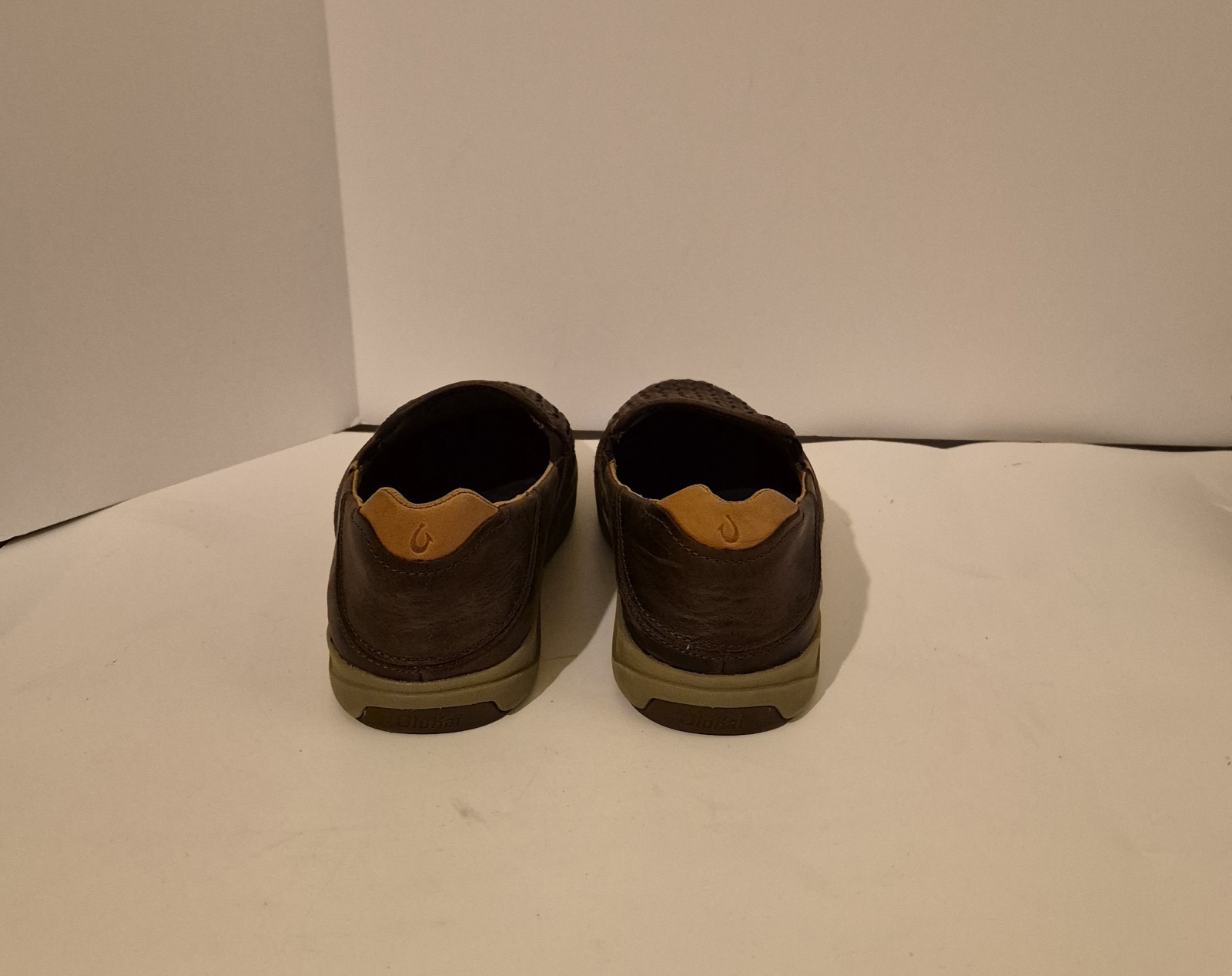 OluKai Shoes Mens Size 11.5 Brown Lae’ahi Lauhala Woven Leather Slip On Casual