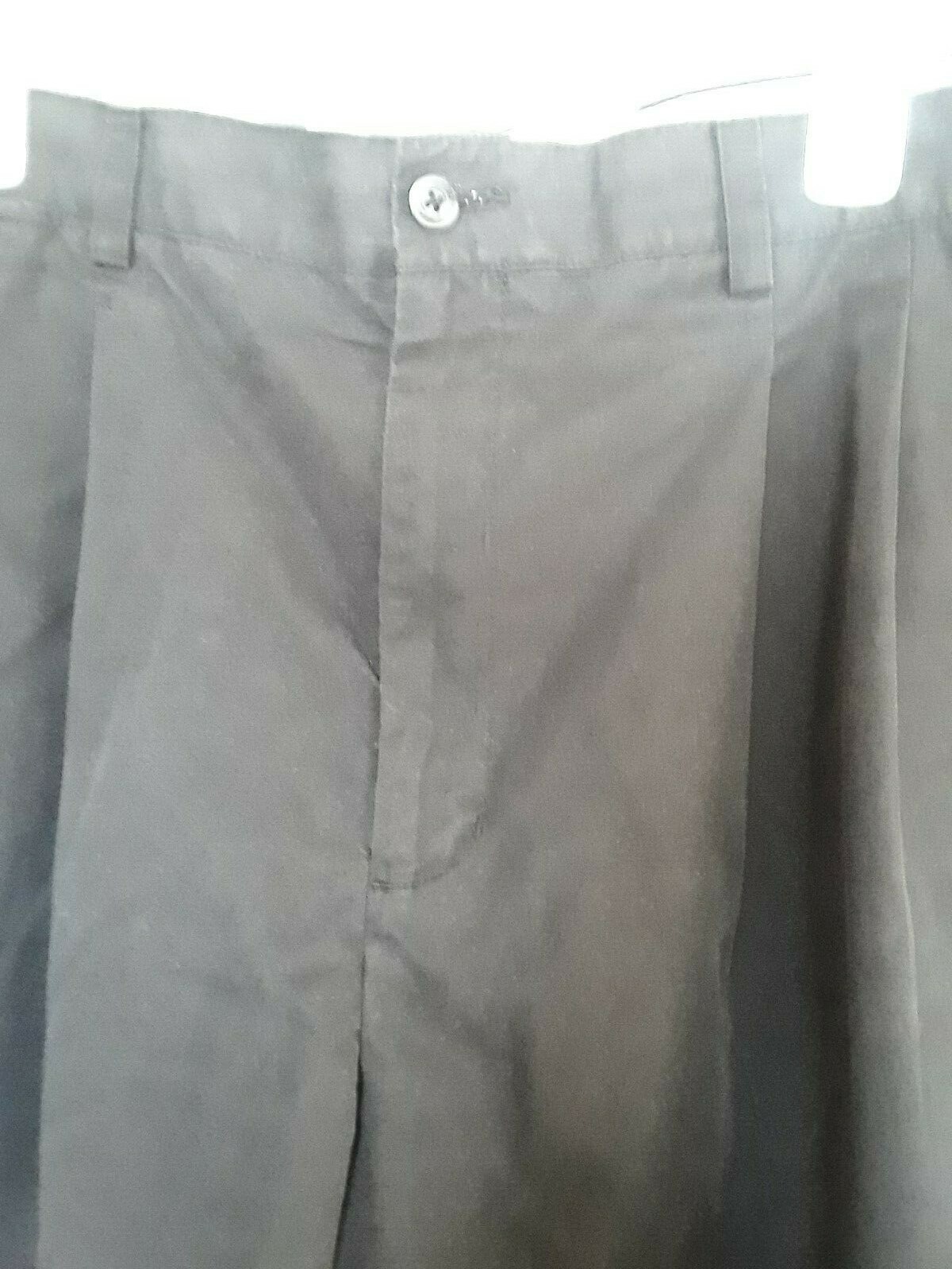 TA1-16 George Golf sz 38 Pleated shorts color black