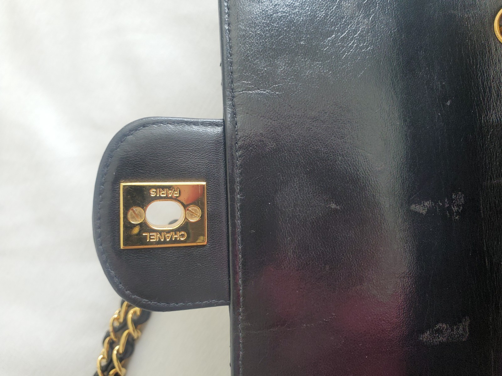 CHANEL Black Shoulder Bag 24k Gold Chain Strap CC Logo in Pattent Leather