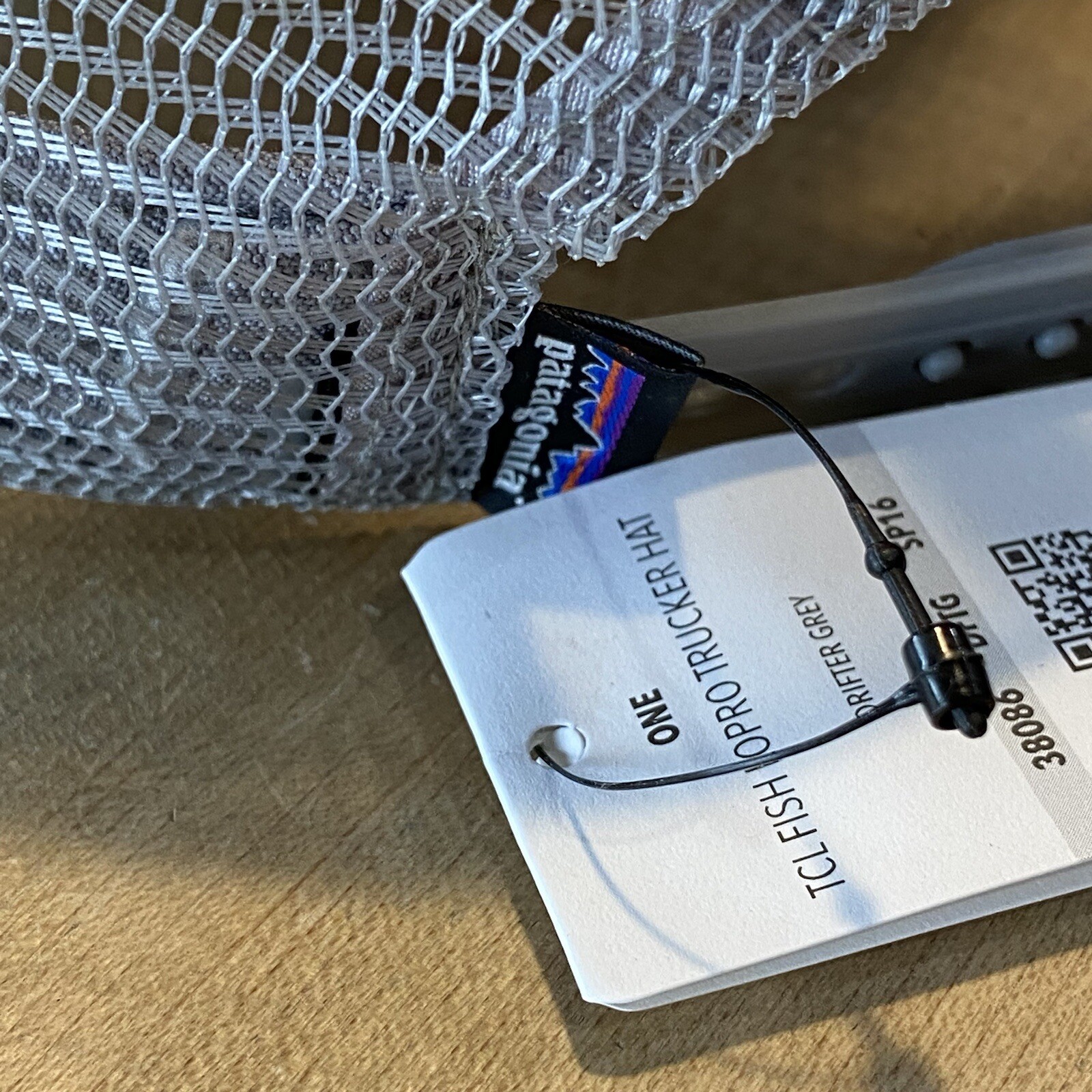 Patagonia The Cleanest Line Lopro Trucker Hat – New With Tags – Drifter Grey