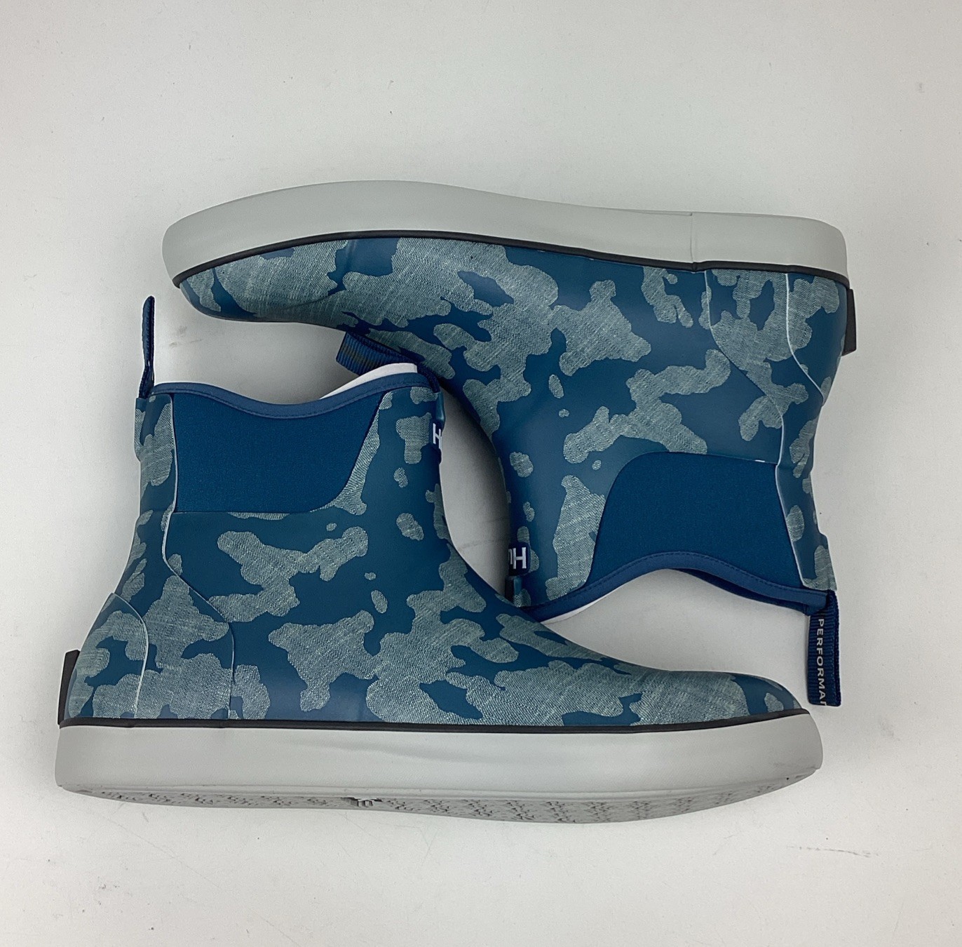 HUK Men’s Rogue Wave WP Ankle Deck Fishing Boot Titanium Blue Size 8, 9, 10, 12