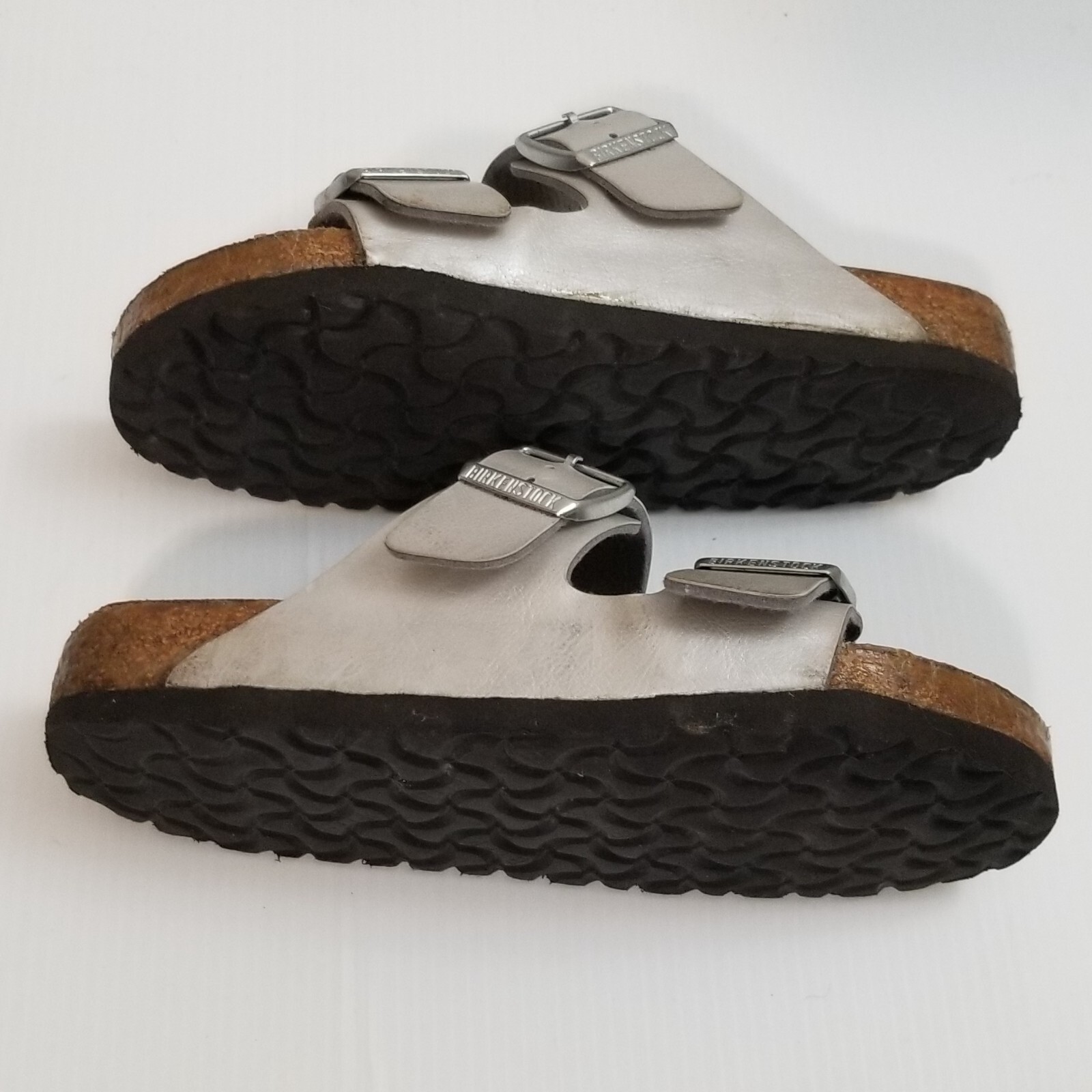 Birkenstock Unisex Arizona BS Metallic Silver SandalsEU 37 Size Men 4/Women 6