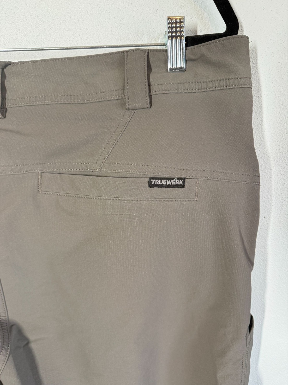 Truewerk T2 Pant Gray Mens 42×32 Work Pants Technical Cargo Stretch Mid Weight