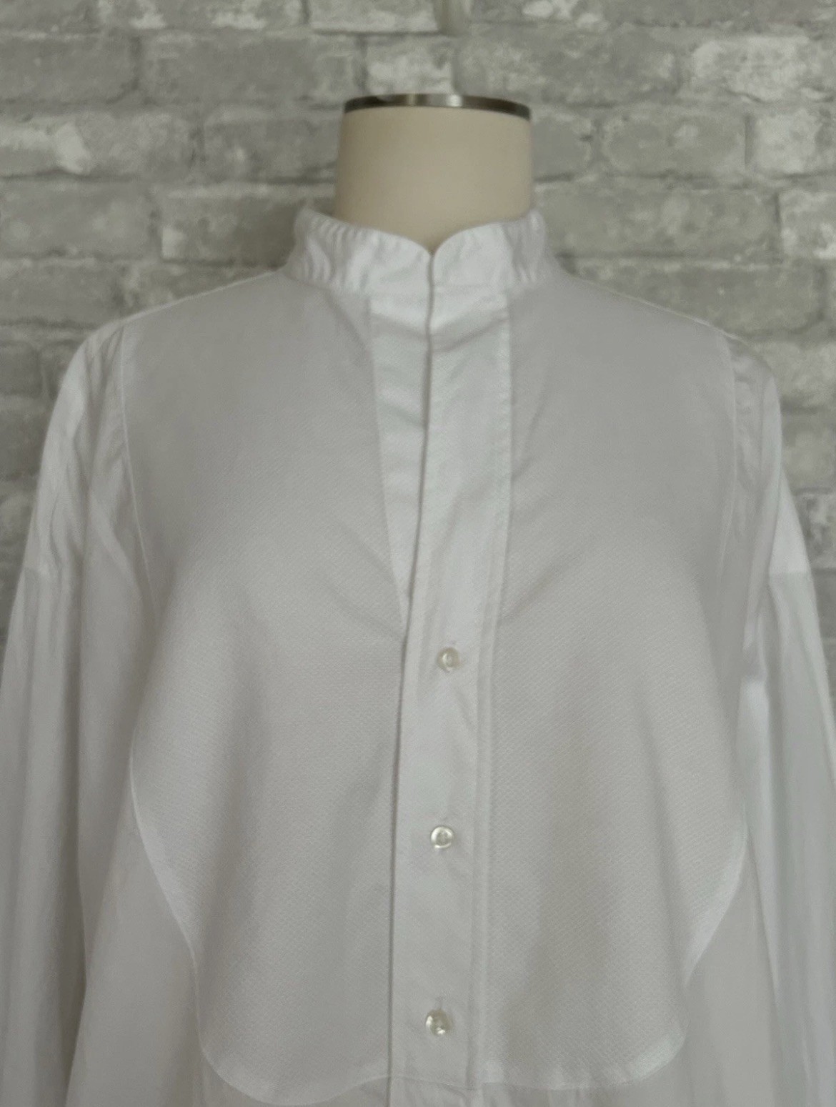 Frank & Eileen Size XL White Victoria Italian Tuxedo Shirt Blouse Button Closure