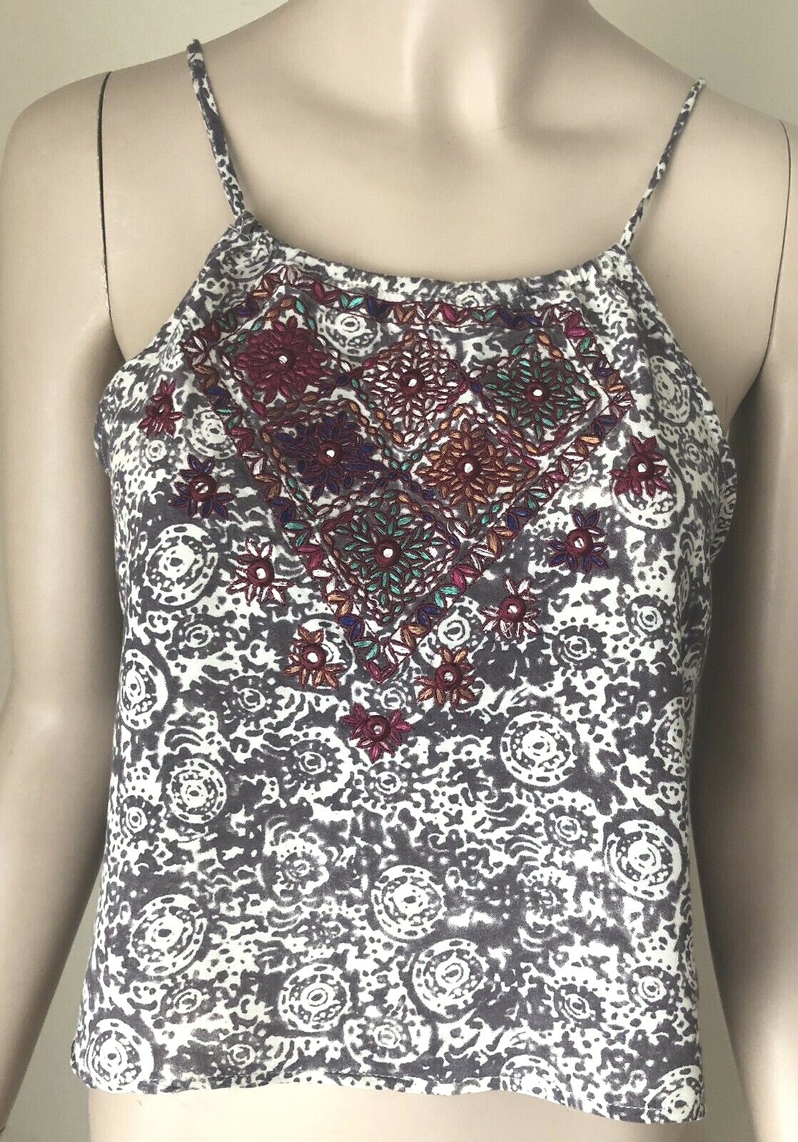LA HEARTS Crop Gray Maroon Cami Top M Embellished Embroidered Spaghetti Strap