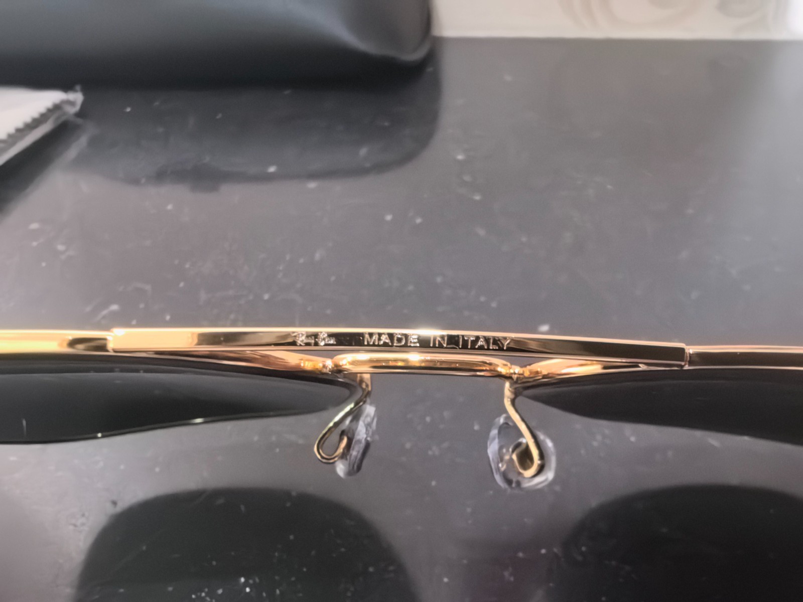 Ray-Ban RB3136 001 Caravan Gold Frame G-15 Green Lenses Sunglasses