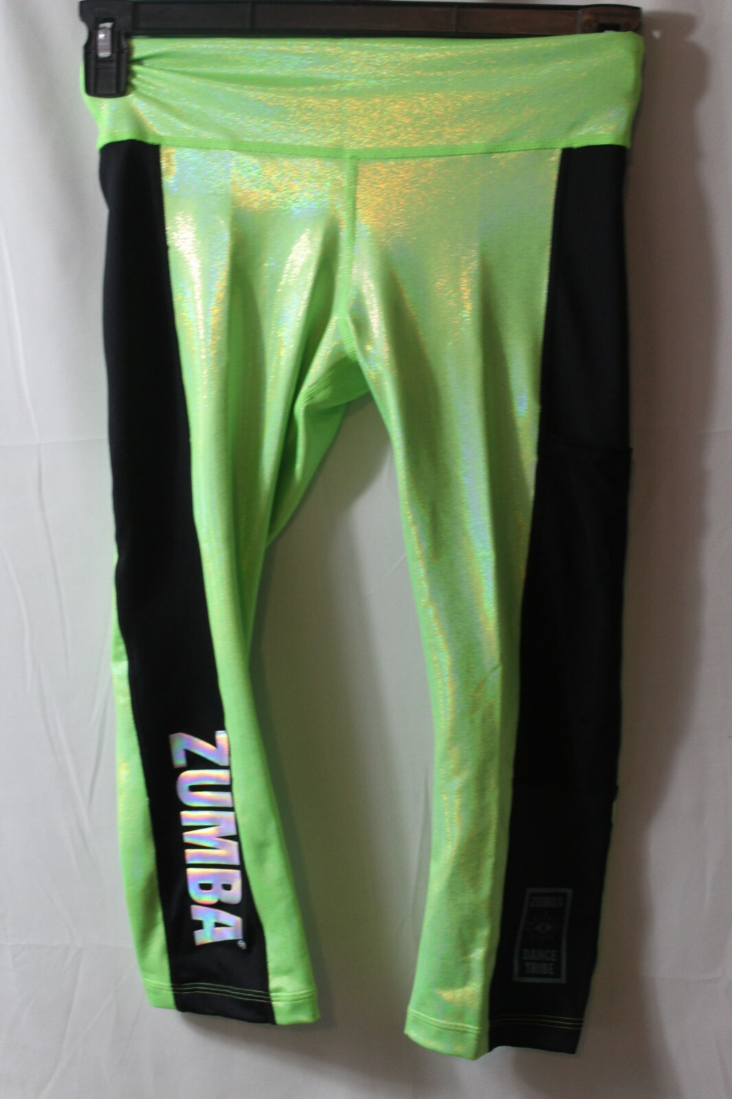 Zumba Shine Bright Crop Leggings (Get in Lime) Green – XS or Small (B239)