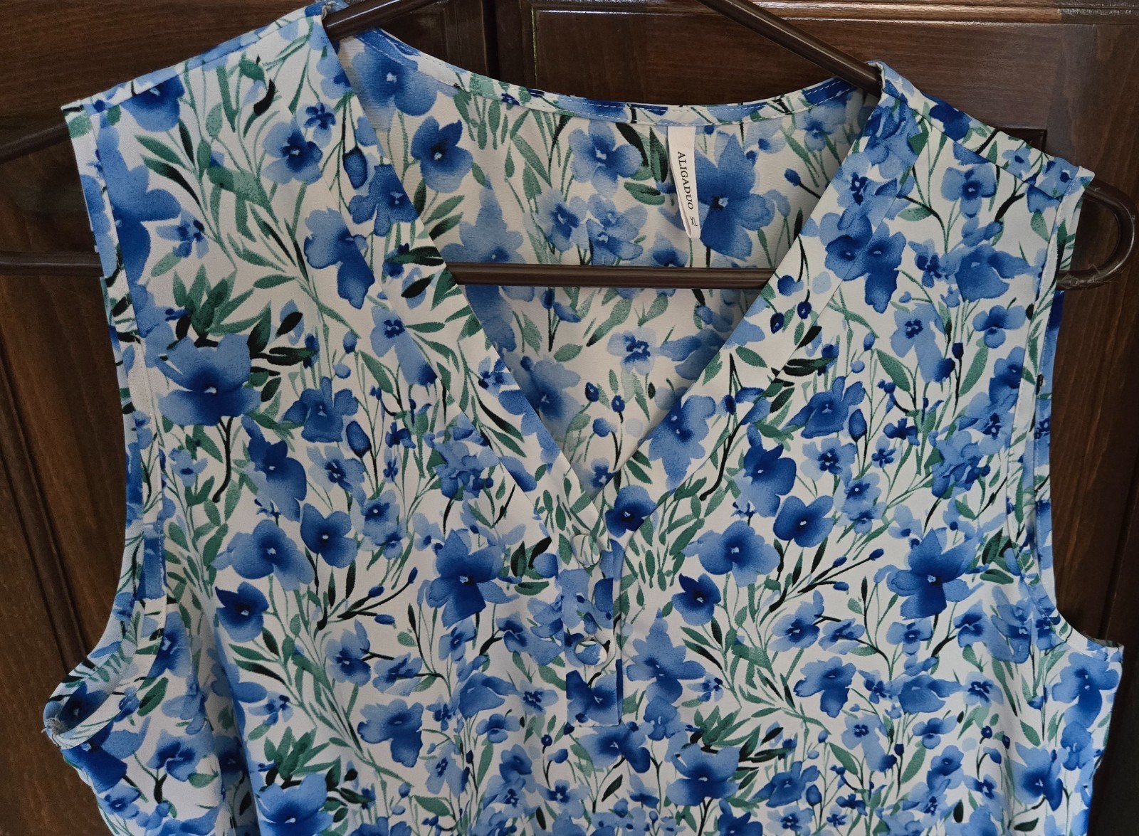 EUC – Aligaduo XL Polyester/Spandex Multicolored Sleeveless Top Blue/Green/White