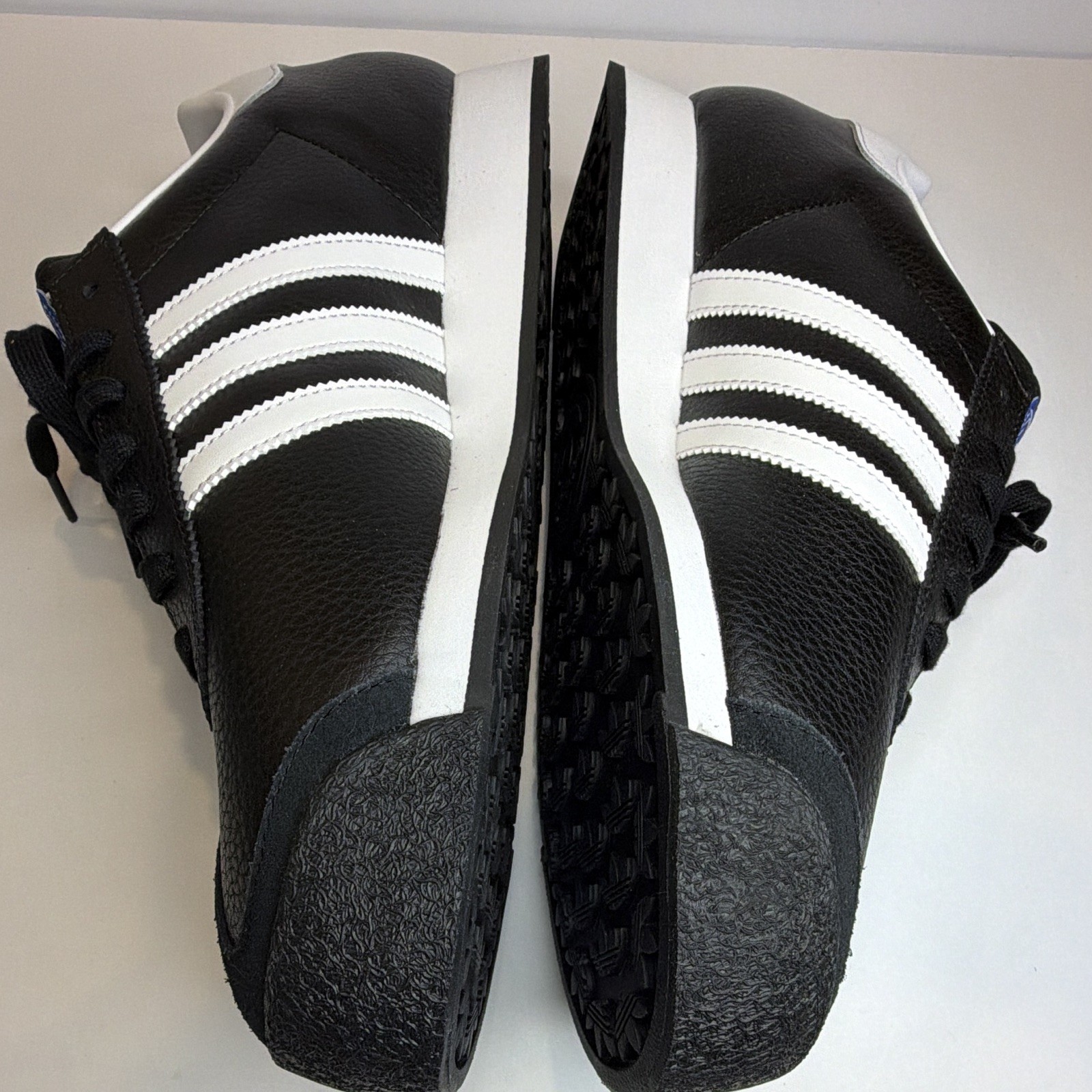 adidas Originals Samoa Men’s 12 Leather Lace-Up Sneakers Black/White 019351