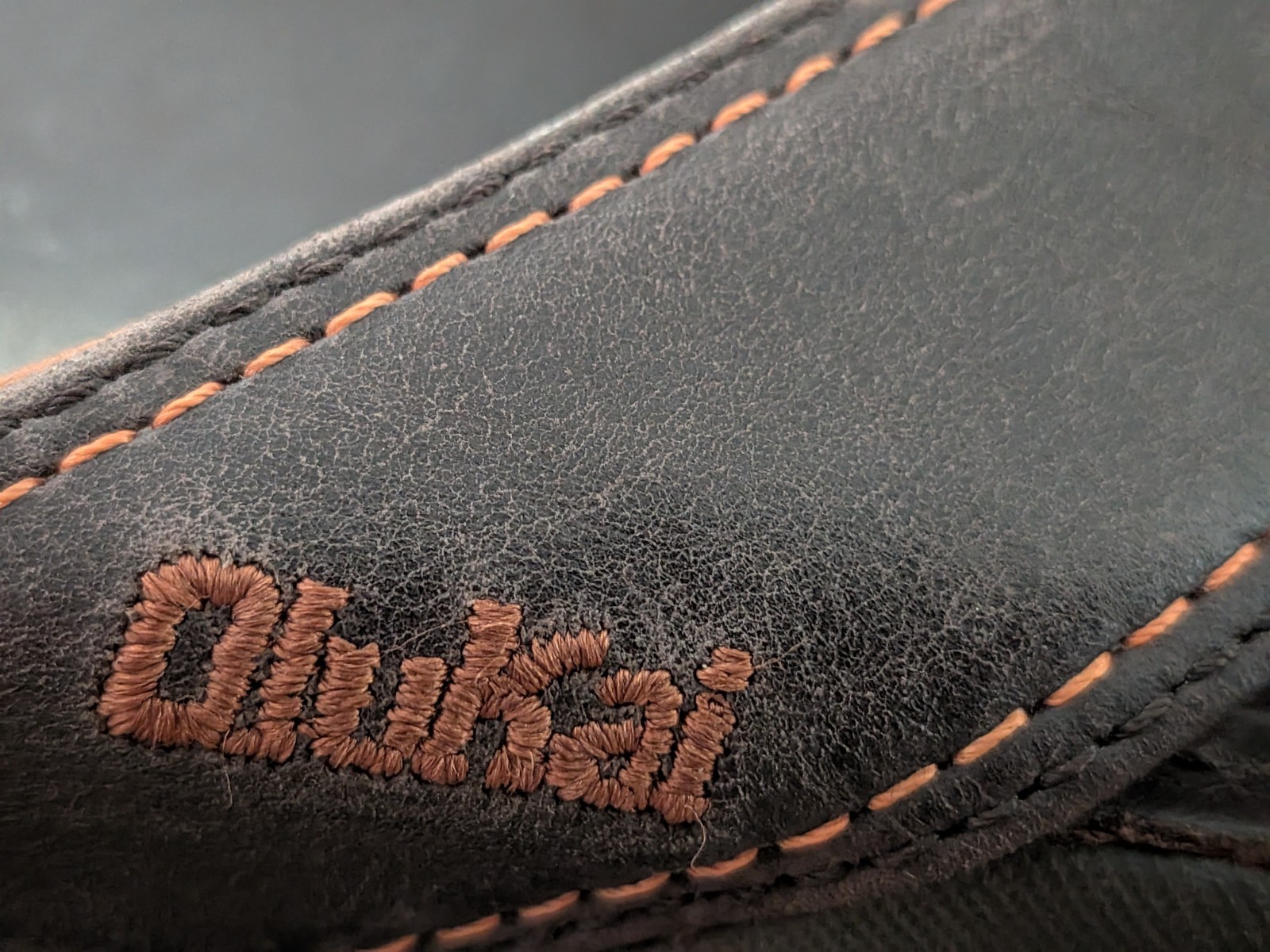 OluKai Nui Mens US 10 EU 43 Sandals Brown Leather Flip-Flops Thongs Beach