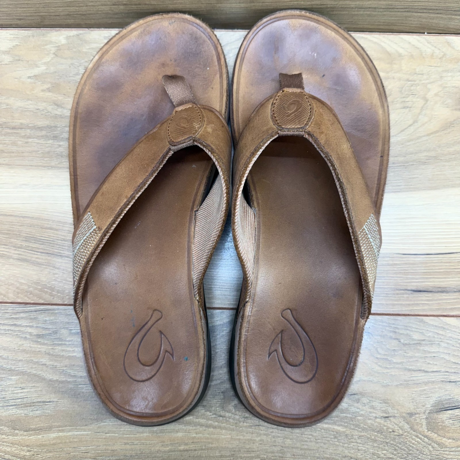 Olukai Tuahine Sandals Mens 9 EU 42 Tan Travel Summer Resort Flip Flop Thong