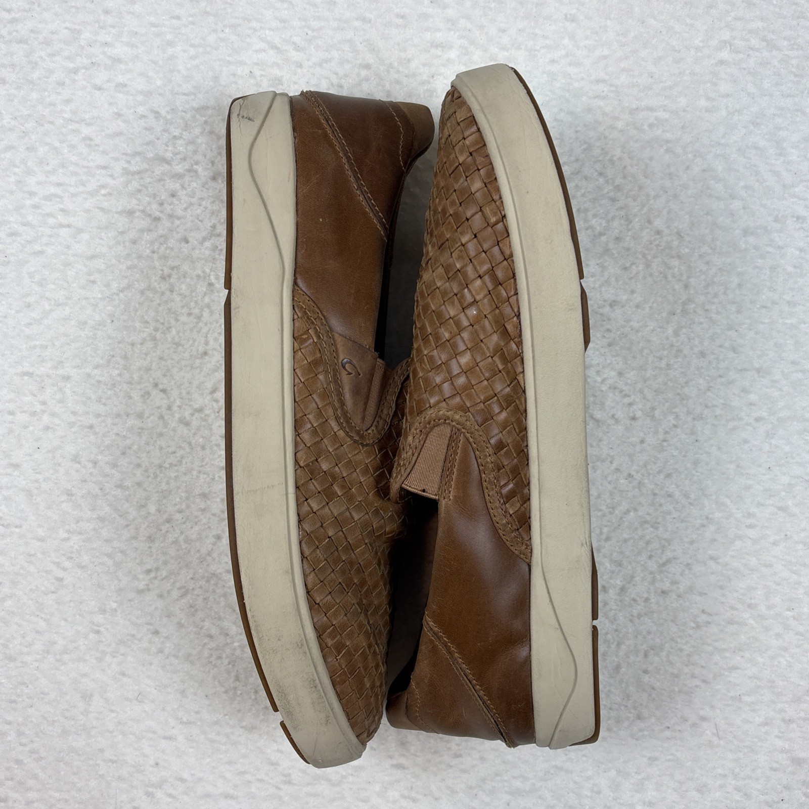 OluKai Lae’ahi Lauhala Mens Fox Brown Woven Leather Slip-On Sneakers – Size 10