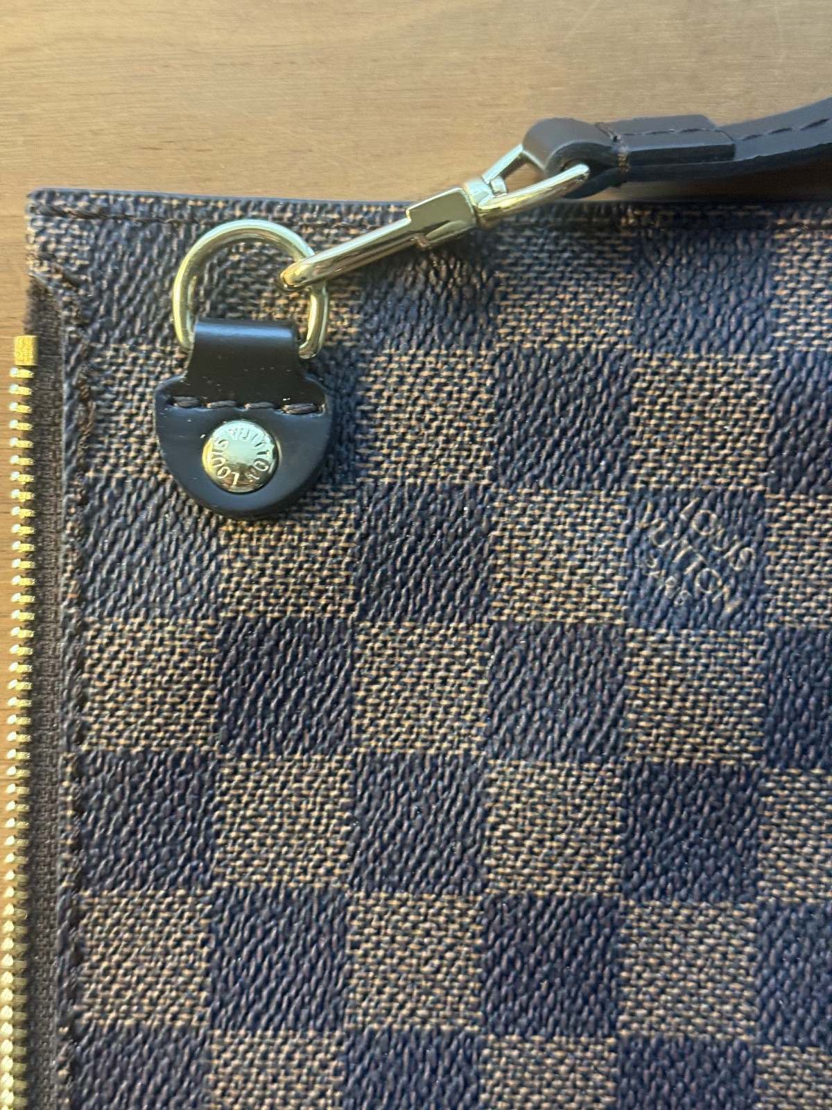 Louis Vuitton Damier Ebene Neverfull GM Pochette Wristlet Pouch- Mint Condition